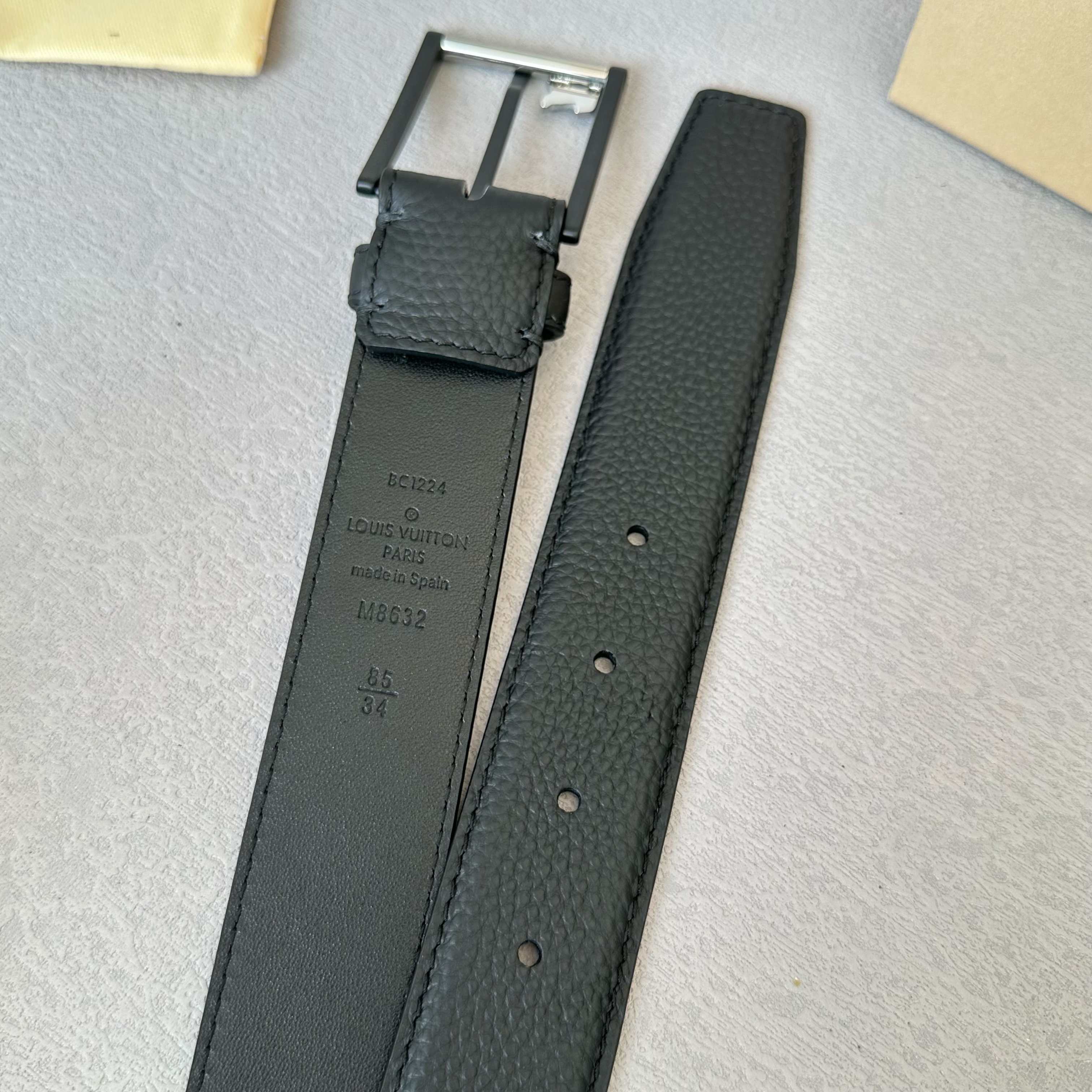 LOUIS VUITTON 男士原單腰帶 - 经典双面小牛皮