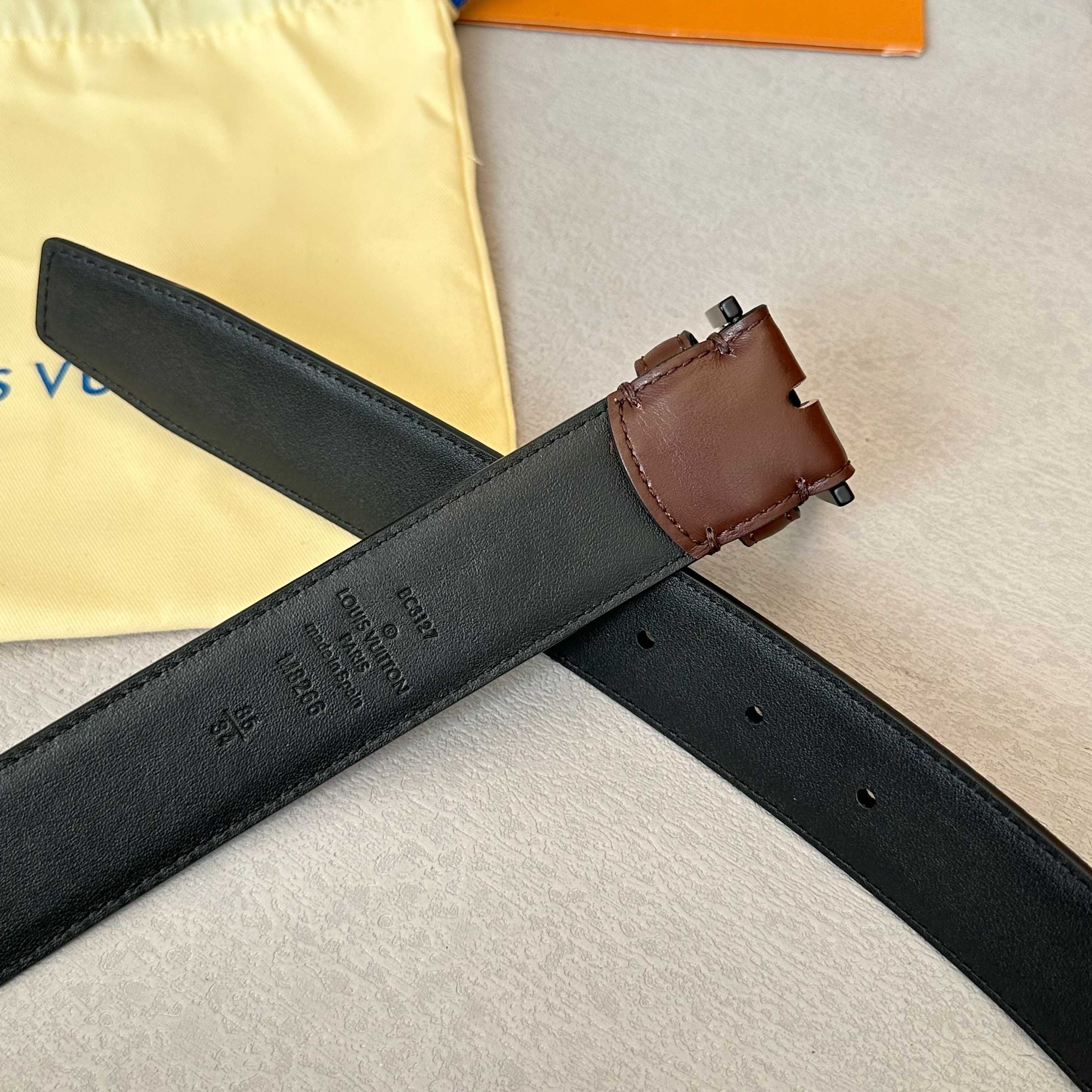 LVMH ルイ・ヴィトン 原版包装 男士腰帶 35mmの双面小牛皮