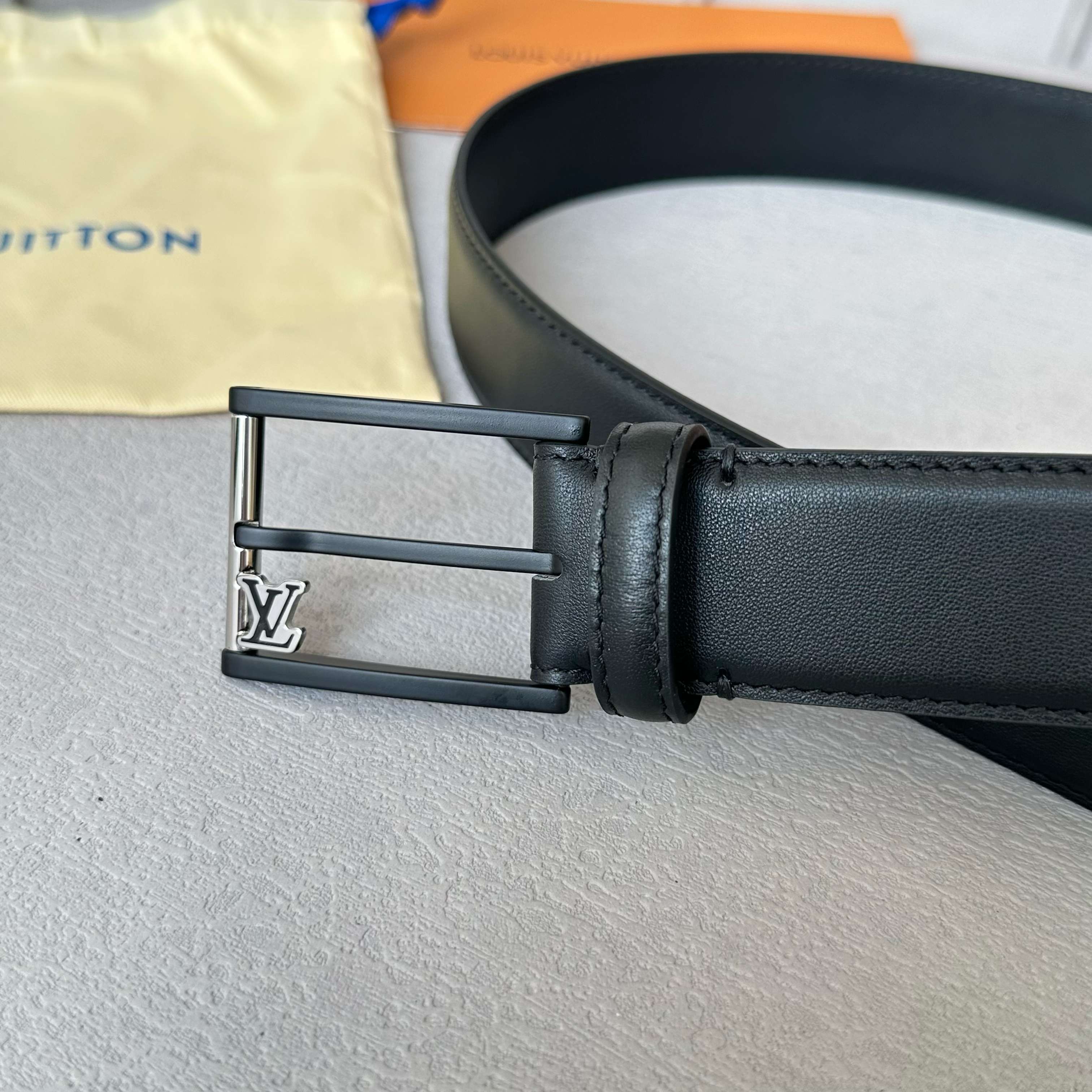 LOUIS VUITTON 男士原單腰帶 35mm幅 セミレザー双面デザイン