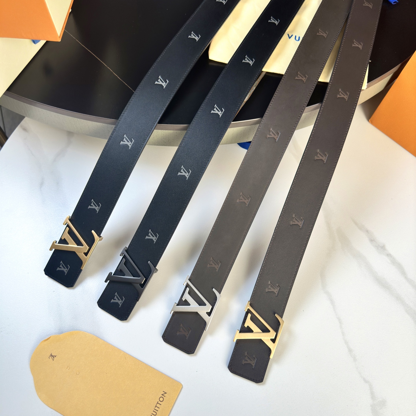 LOUIS VUITTON 男性用原単腰帶 40mm幅 小牛皮製