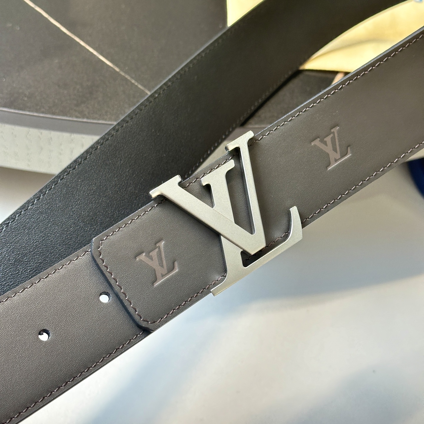 LOUIS VUITTON 男性用原単腰帶 40mm幅 小牛皮製