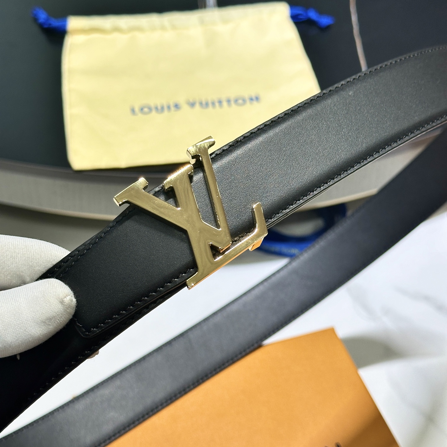 
       L0UIS VUITT0N 今 驢家男士原單腰帶 寬度35毫米 腰帶採用雙面進口小牛皮底
