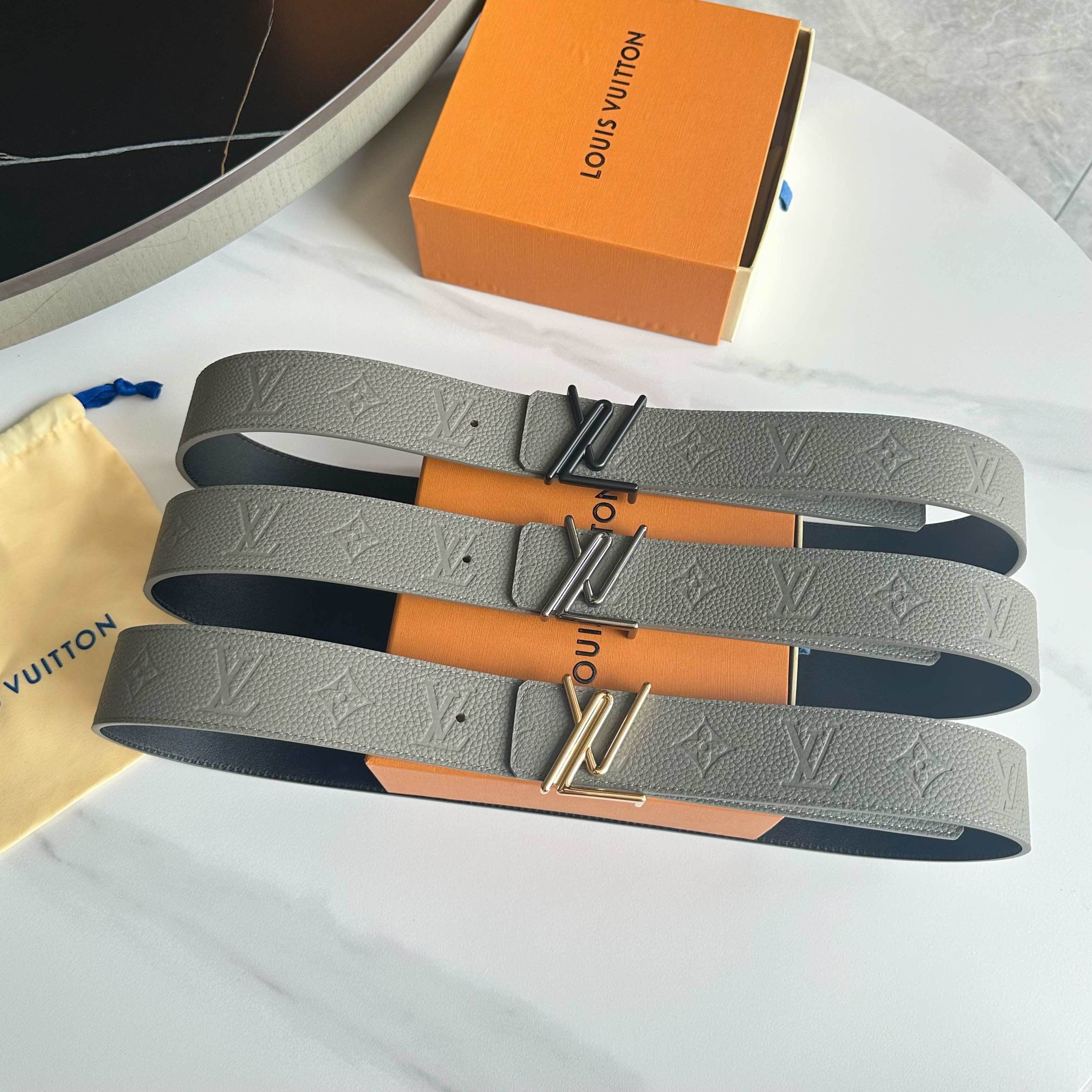 L0UIS VUITT0N 原版包裝➕1.0 - 新型字母搭扣＆柔軟小牛皮