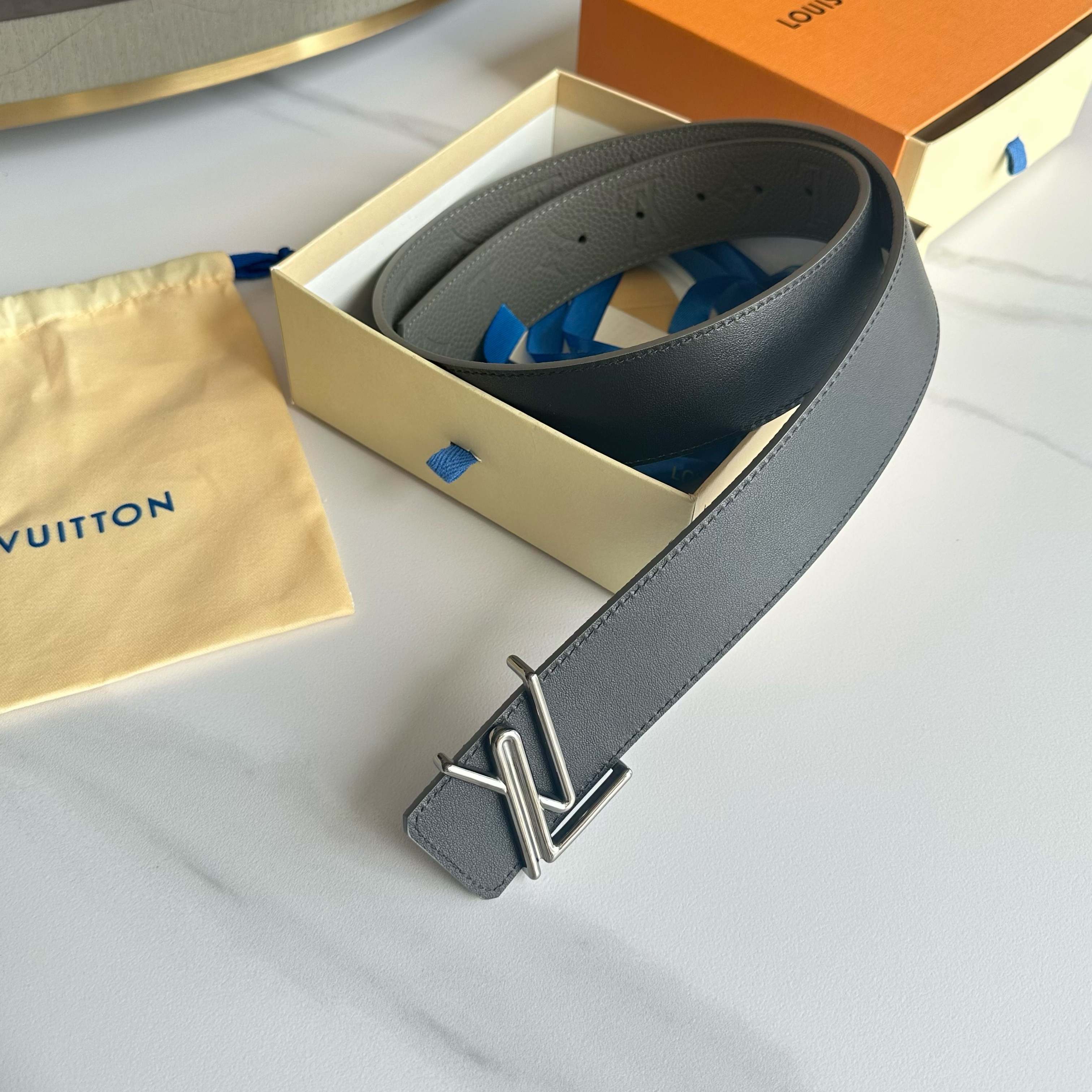 L0UIS VUITT0N 原版包裝➕1.0 - 寬度40mmの柔軟小牛皮