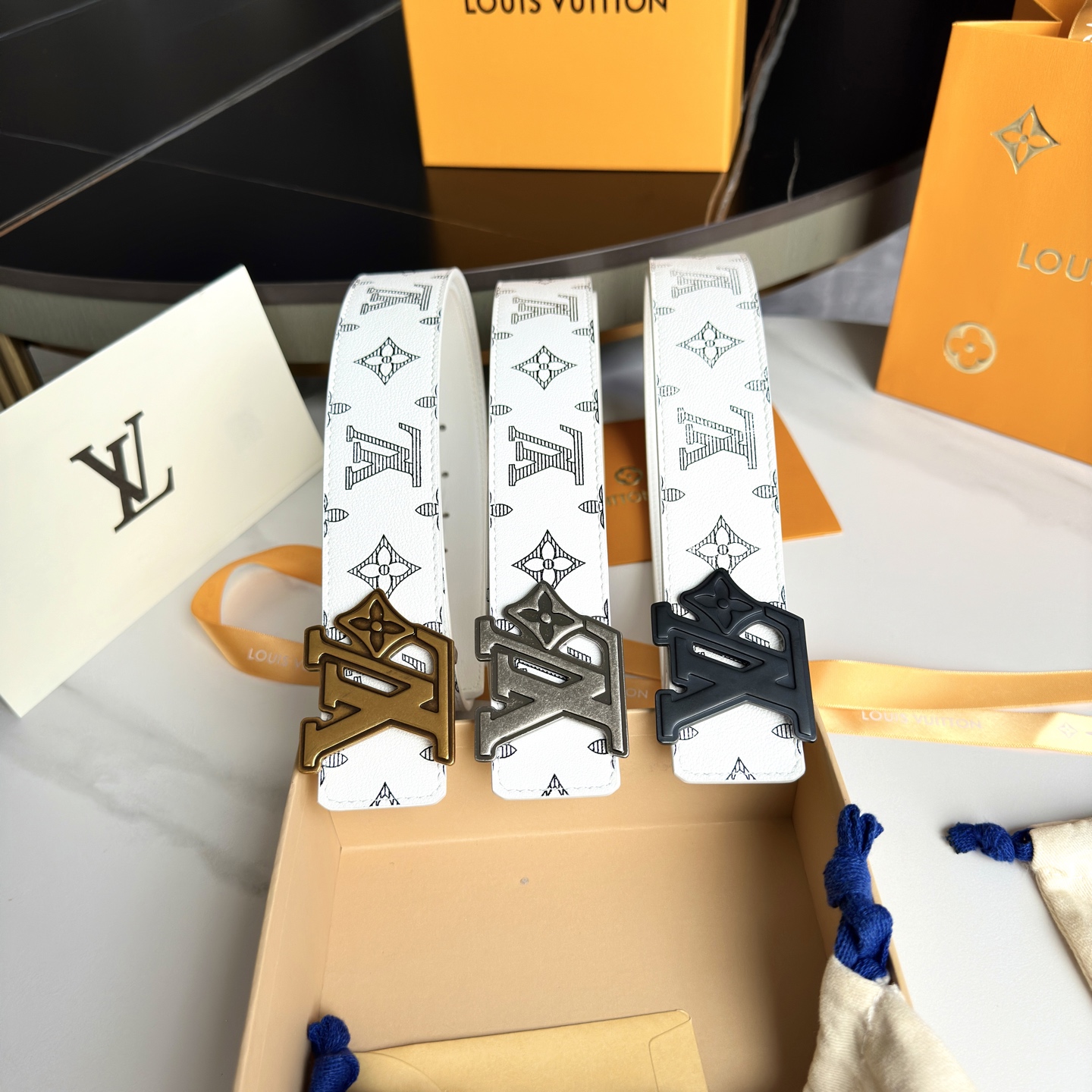 Lous Vuitton 原版包裝➕1.0 - 高級感あふれる幅広デザイン