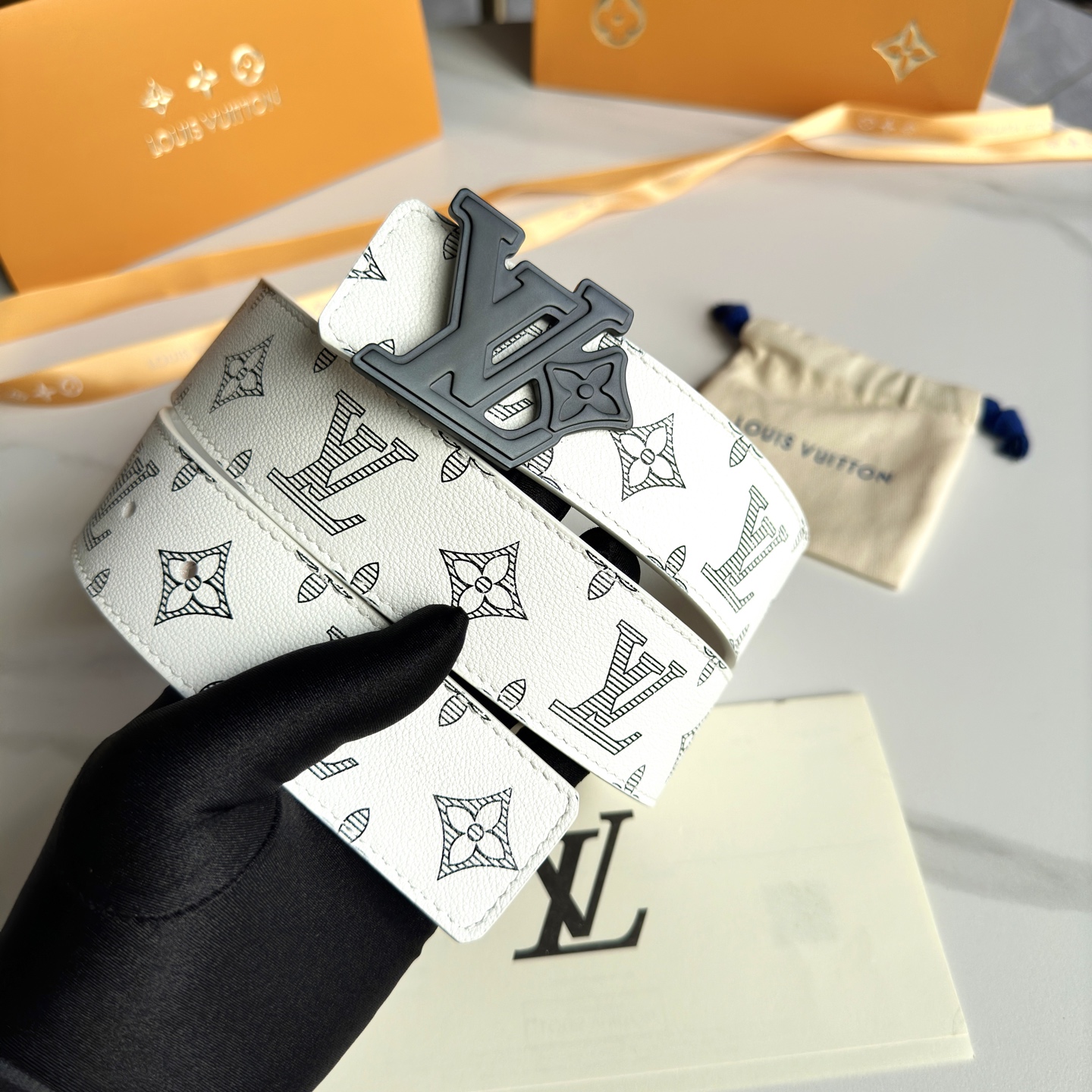 LUXURY LOUIS VUITTON 原版包裝➕1.0 - 高級感あふれるデザイン