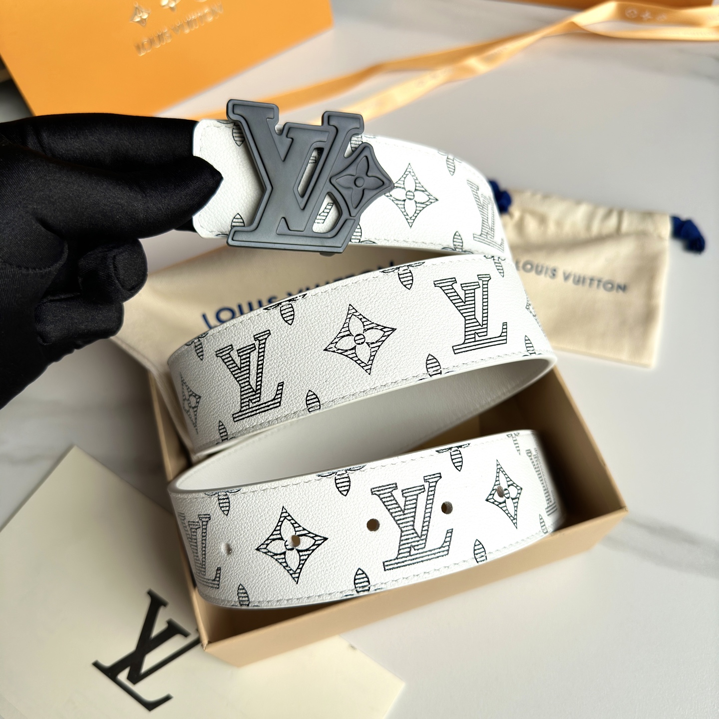 LUXURY LOUIS VUITTON 原版包裝➕1.0 - 高級感あふれるデザイン