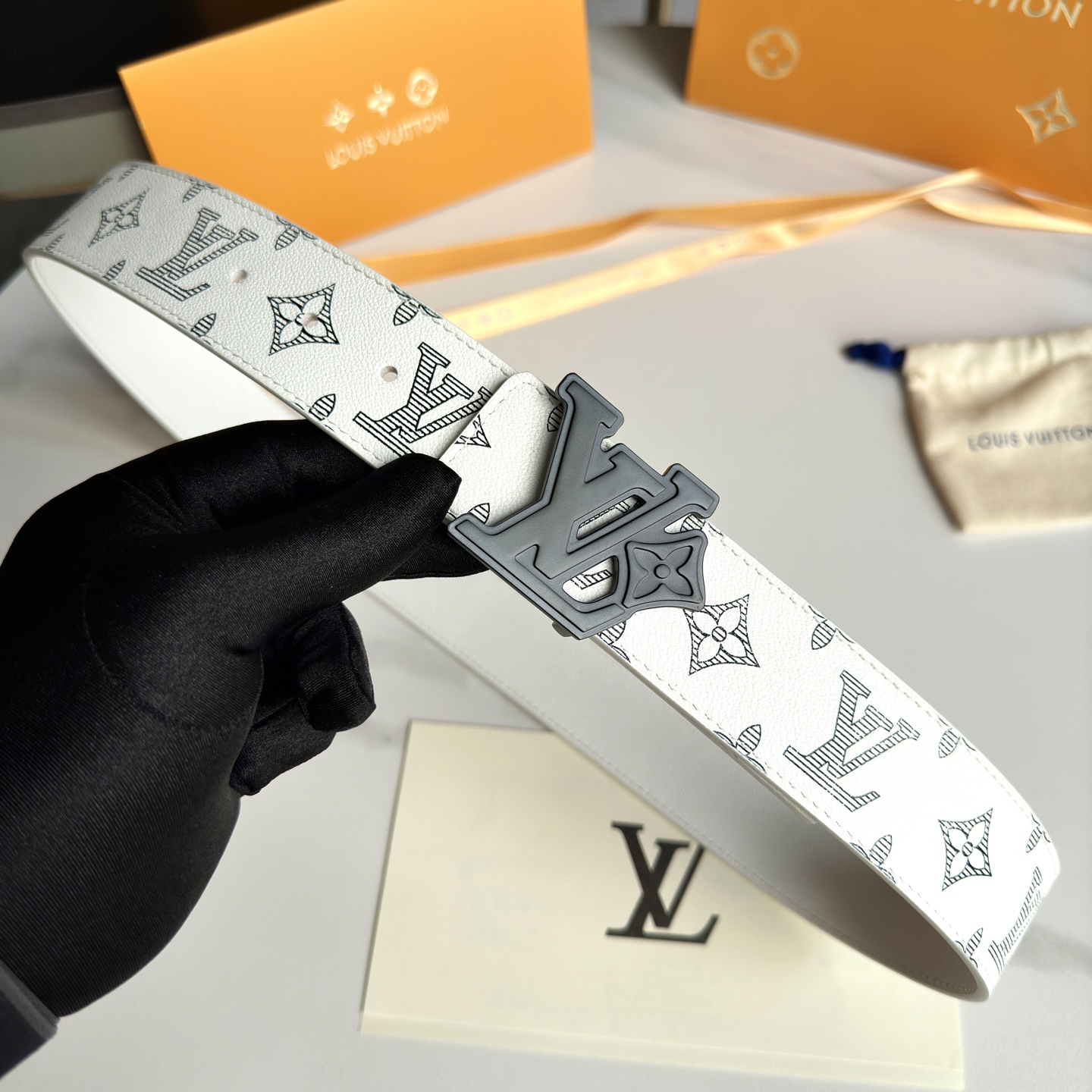 LUXURY LOUIS VUITTON 原版包裝➕1.0 - 高級感あふれるデザイン