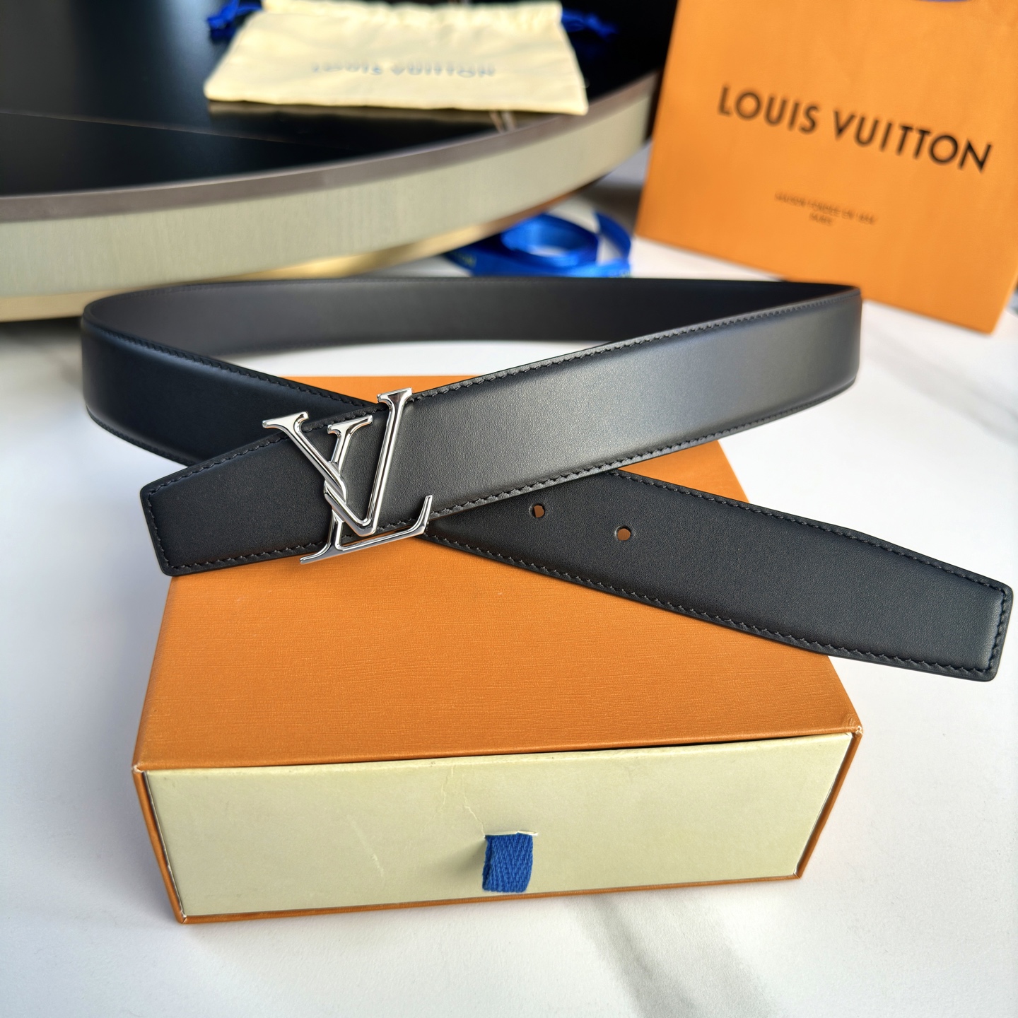 L0UIS VUITT0N 男士原單腰帶 双面デザインと耐久性