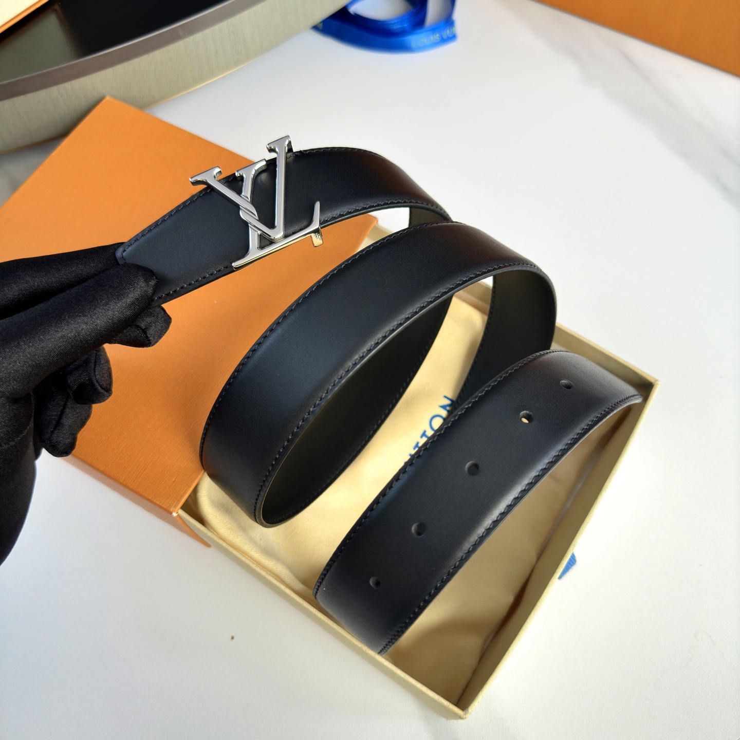 L0UIS VUITT0N 男士原單腰帶 双面デザインと耐久性