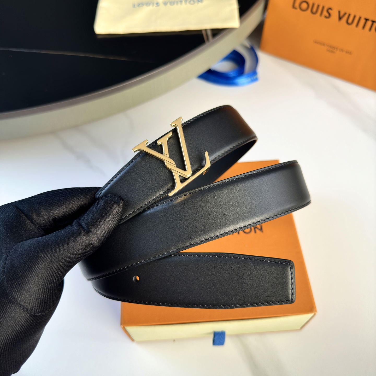 LOUIS VUITTON 男性用ダブルフェイスレザーベルト 35mm