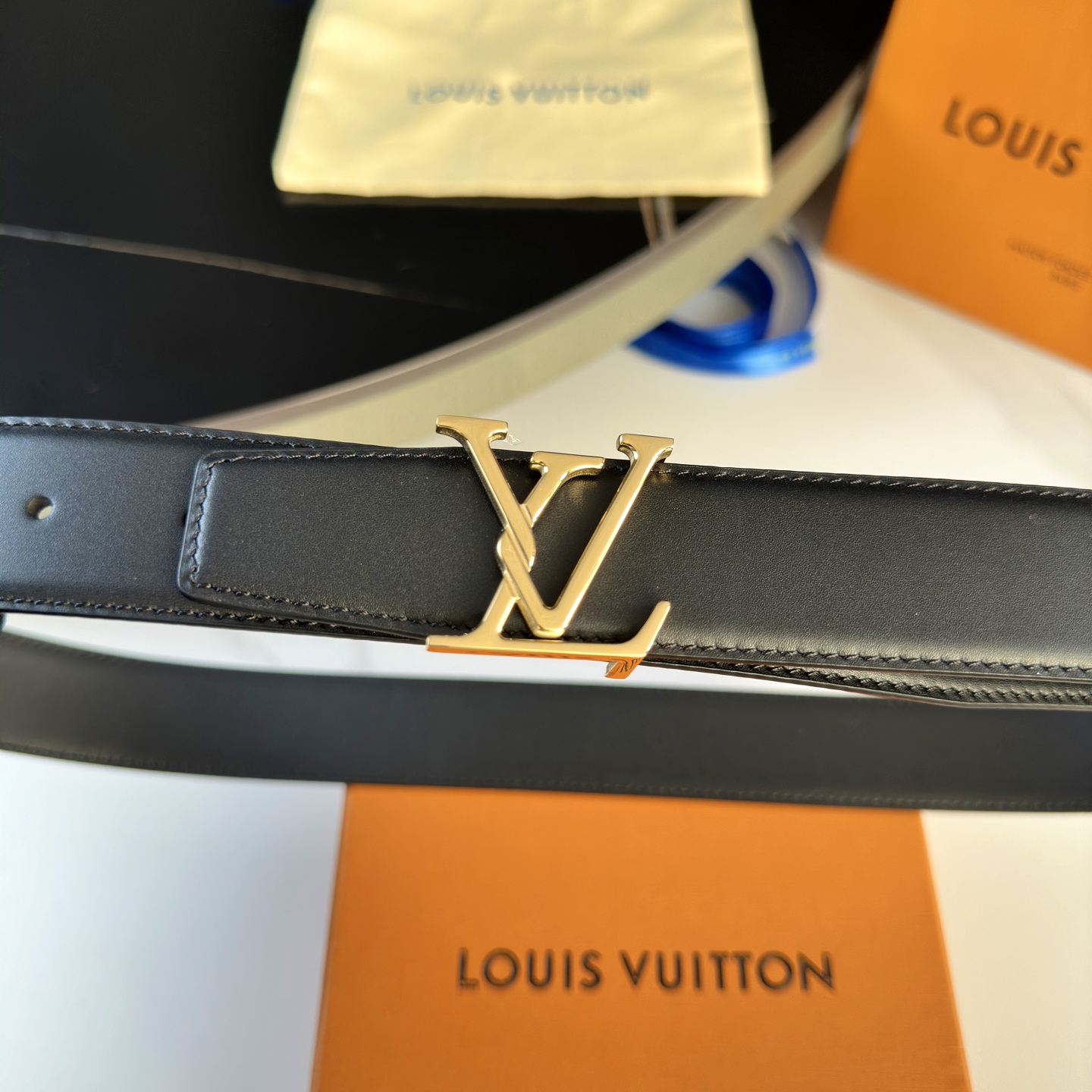 LOUIS VUITTON 男性用ダブルフェイスレザーベルト 35mm