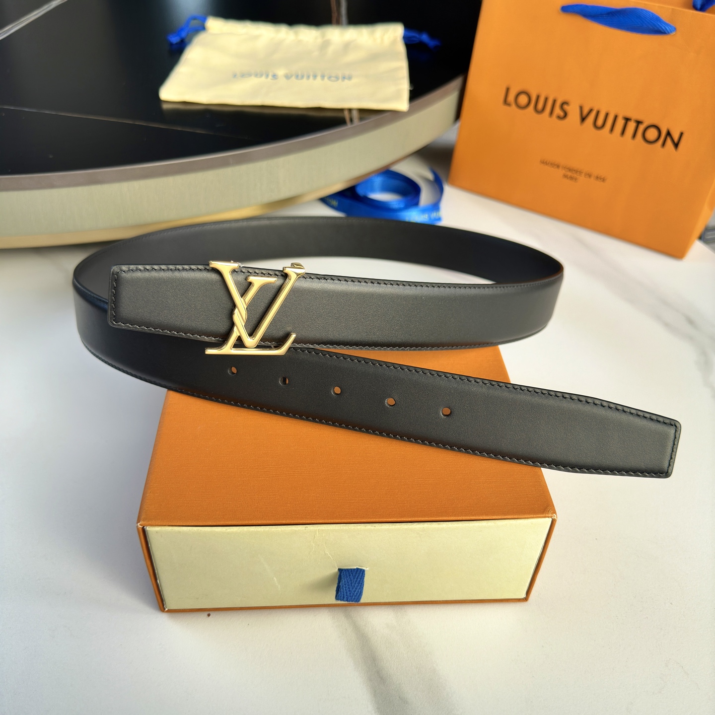 LOUIS VUITTON 男性用ダブルフェイスレザーベルト 35mm