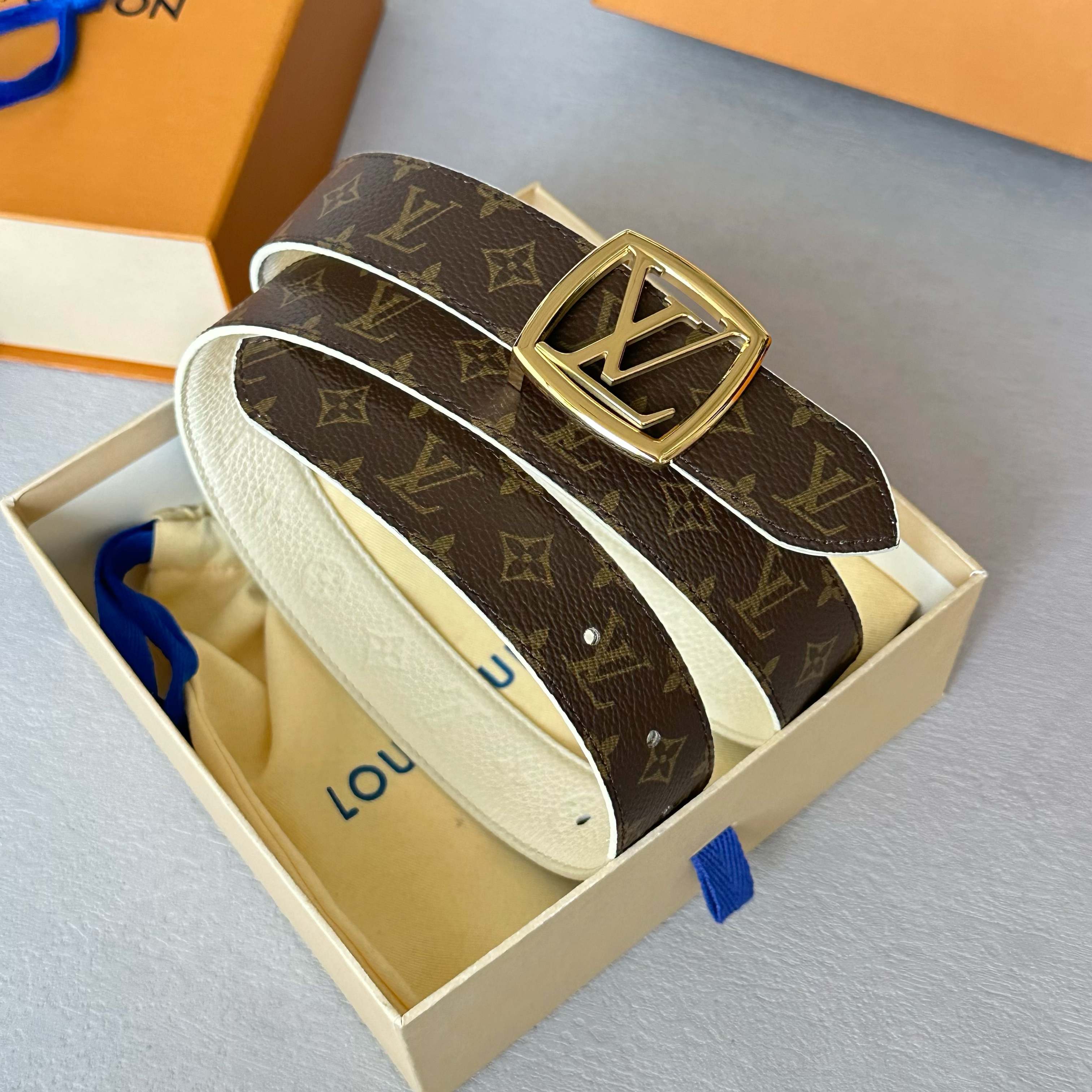 LOUIS VUITTON 原版包裝 1.0 レディース腰帶 30mm幅