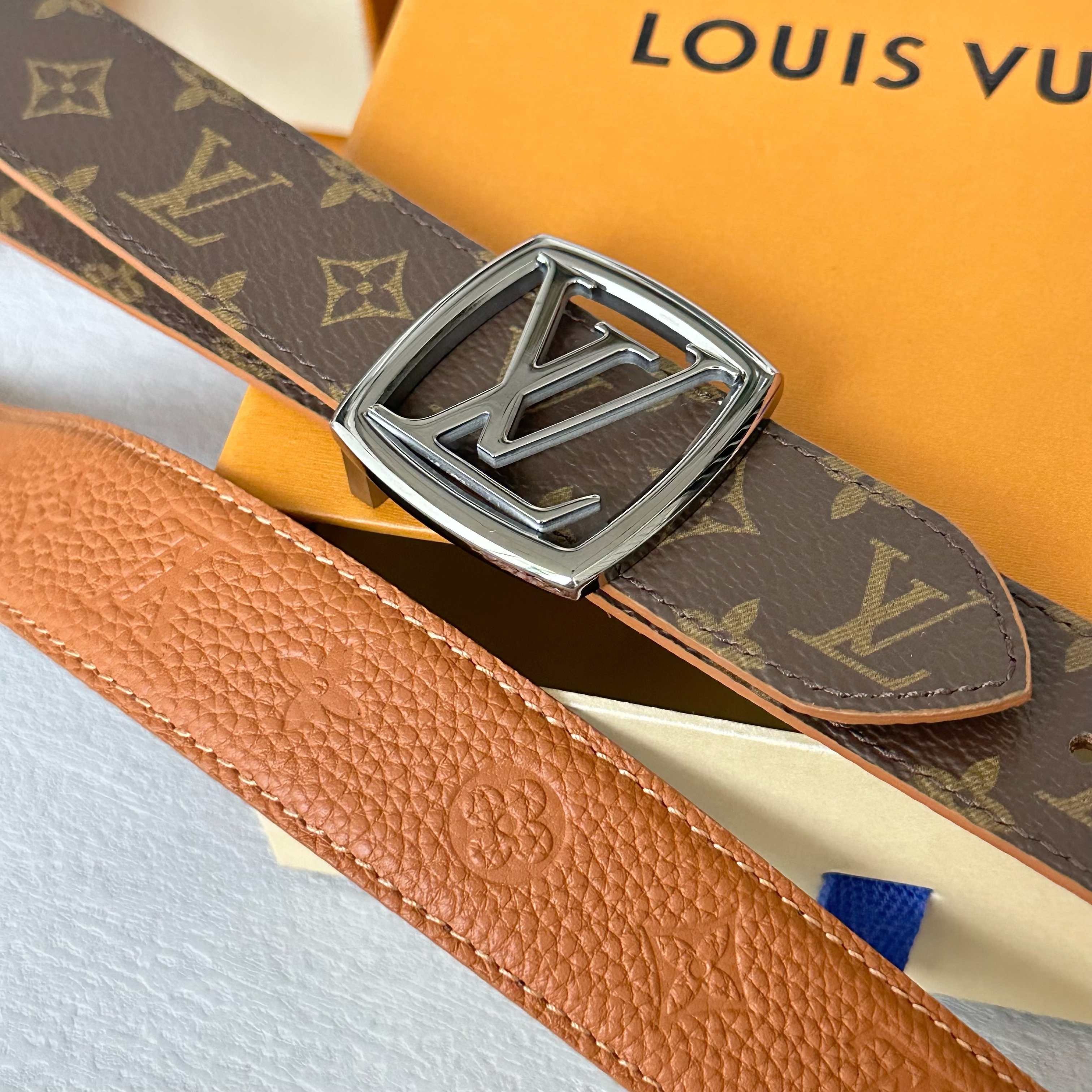 LOUIS VUITTON レディース原単腰帯 PVCと牛皮のコンビネーション