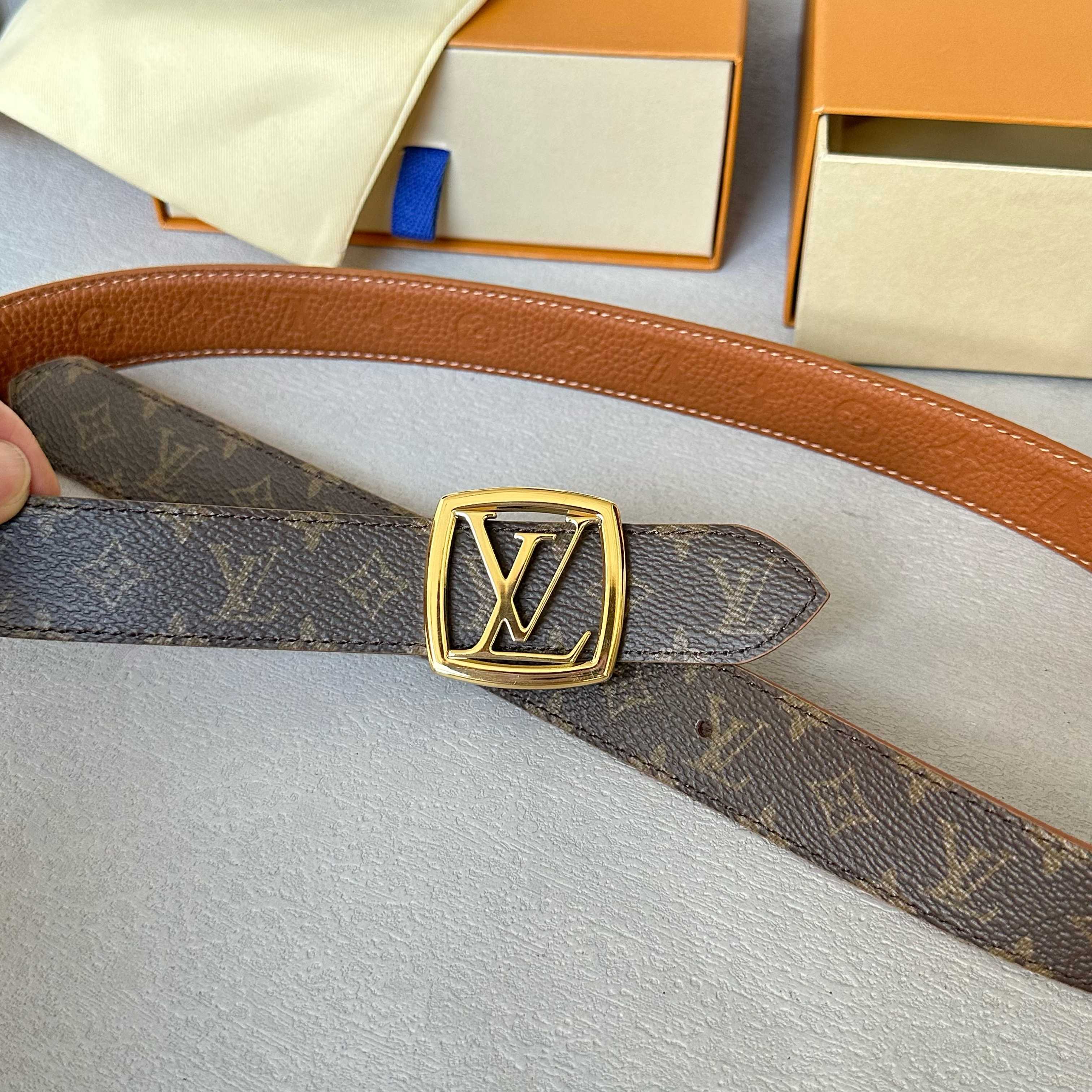 Loewe VUITTON レディース原単腰帶 PVC面荔枝紋牛皮