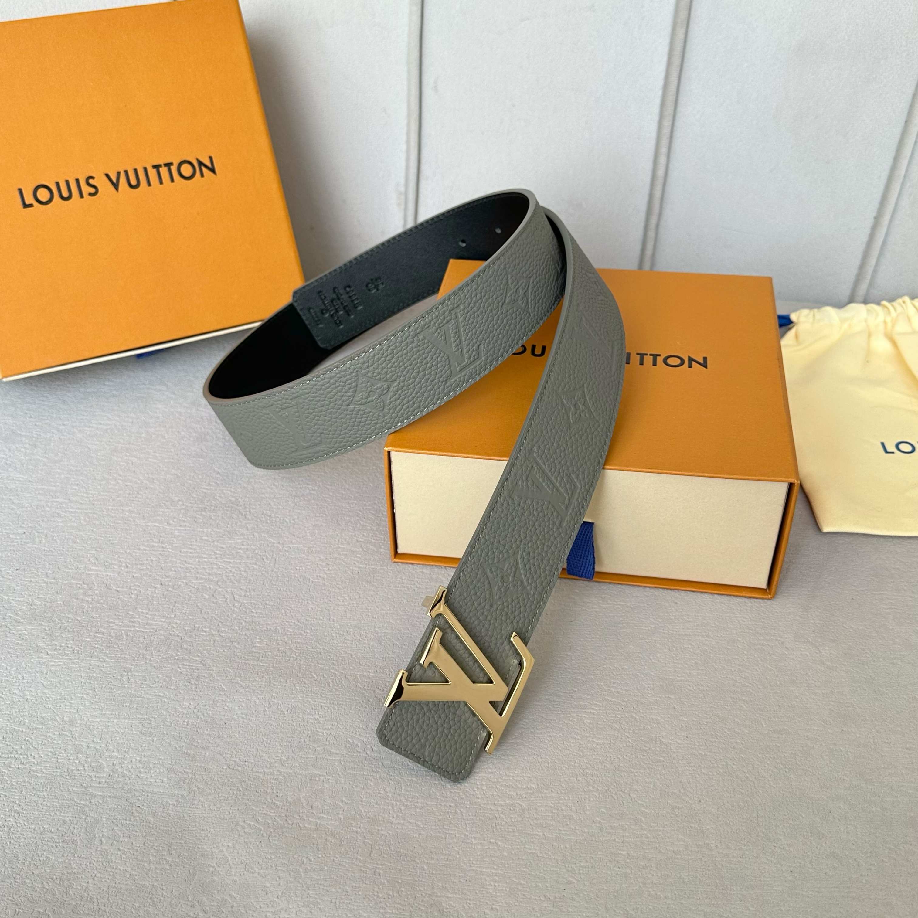 LVMHルイ・ヴィトン 原版包裝➕1.0 幅広40mmのデザイン