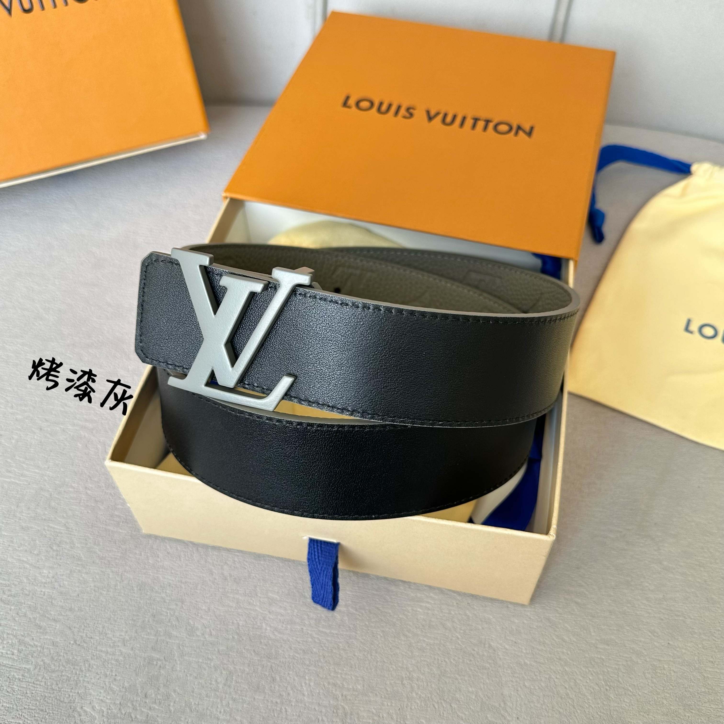 L0UIS VUITT0N 原版包裝➕1.0 - 幅広の40mm、柔らかい小牛皮使用