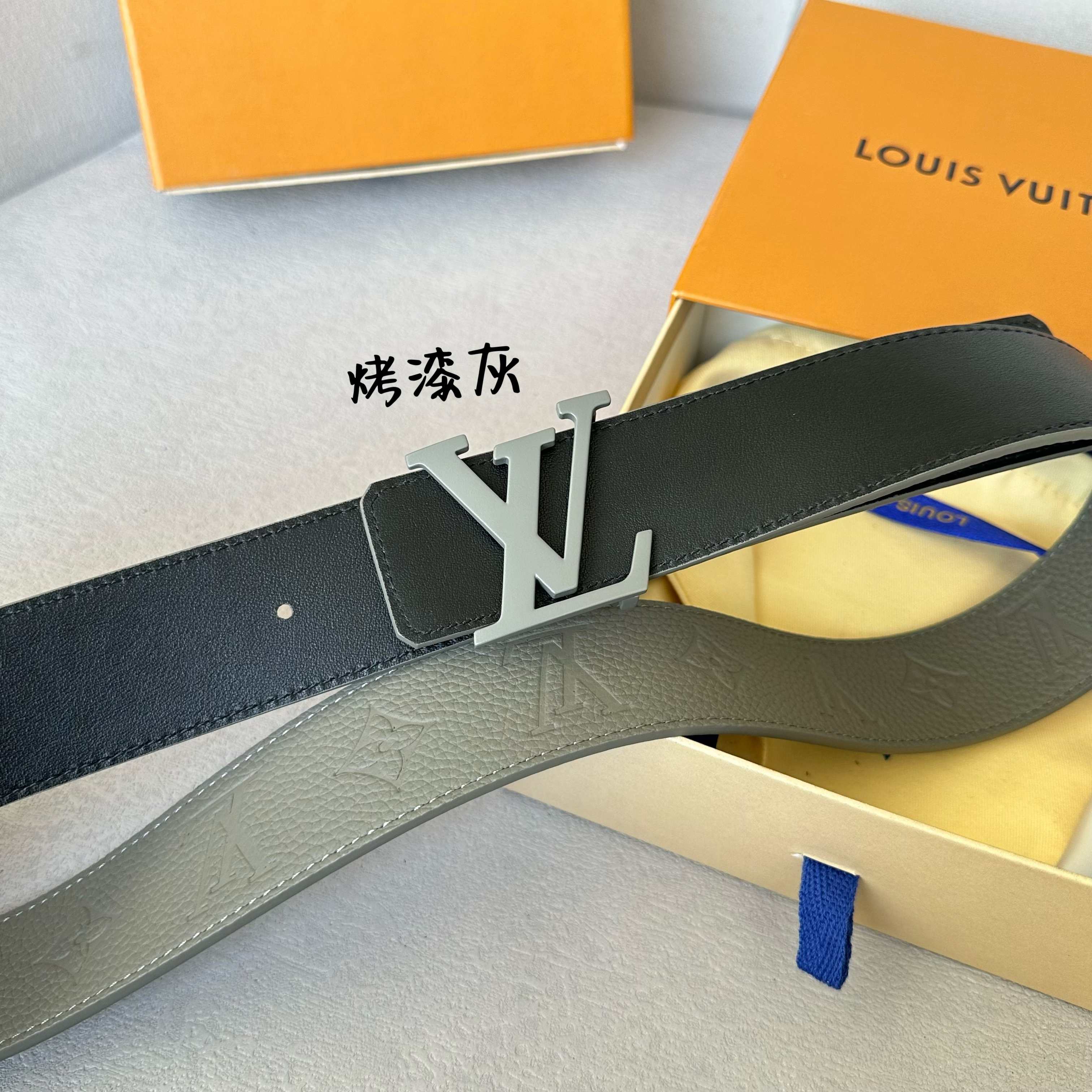 L0UIS VUITT0N 原版包裝➕1.0 - 幅広の40mm、柔らかい小牛皮使用