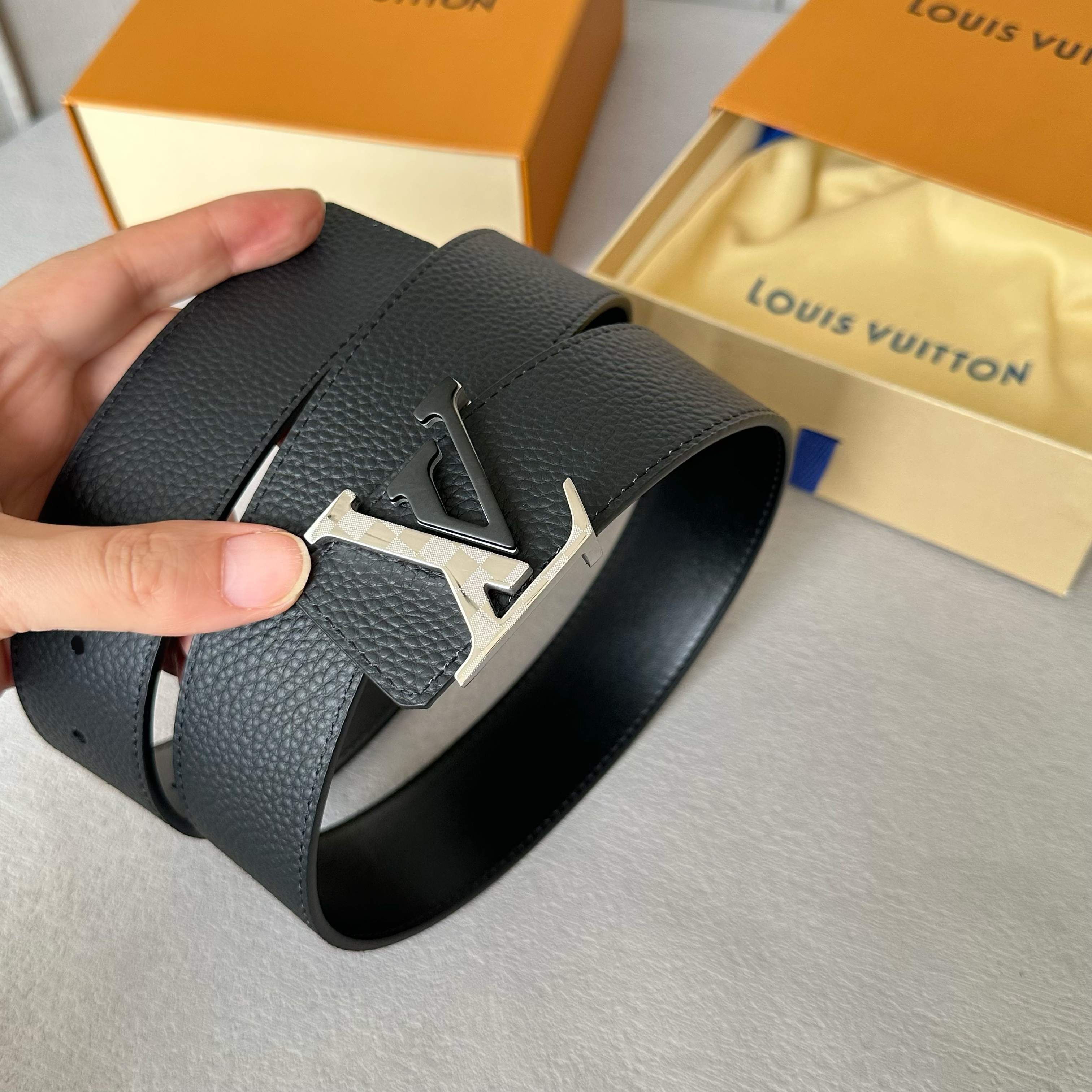 LOUIS VUITTON 原版包裝➕1.0 - 幅広40mm、柔らかな牛革底