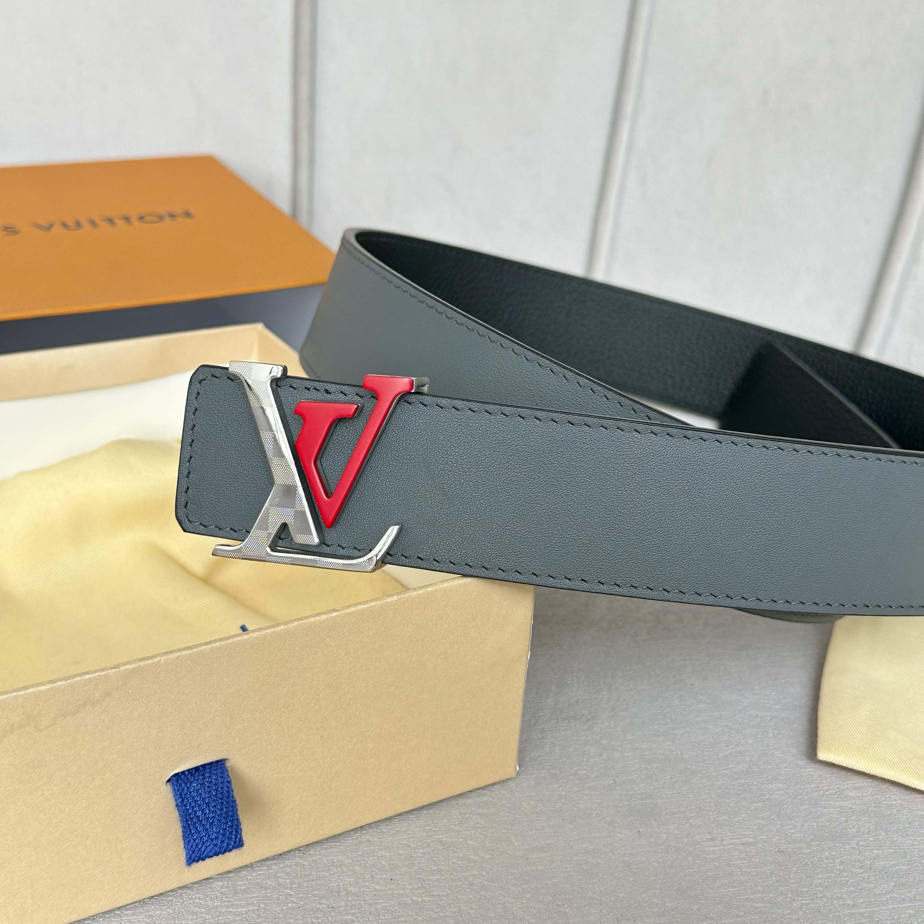 LOUIS VUITTON 原版包裝 1.0 - 新型字母搭扣搭配