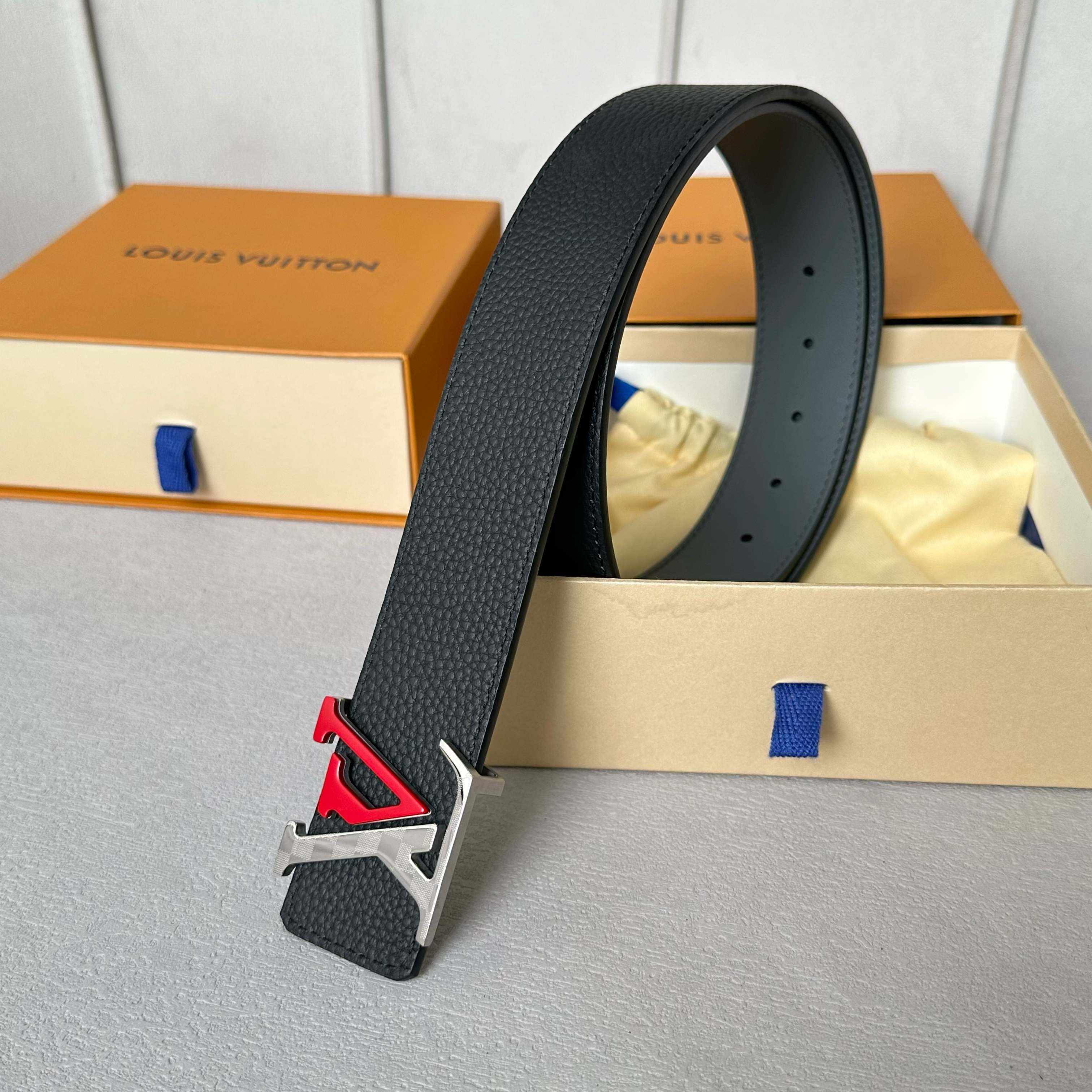 LOUIS VUITTON 原版包裝 1.0 - 新型字母搭扣搭配