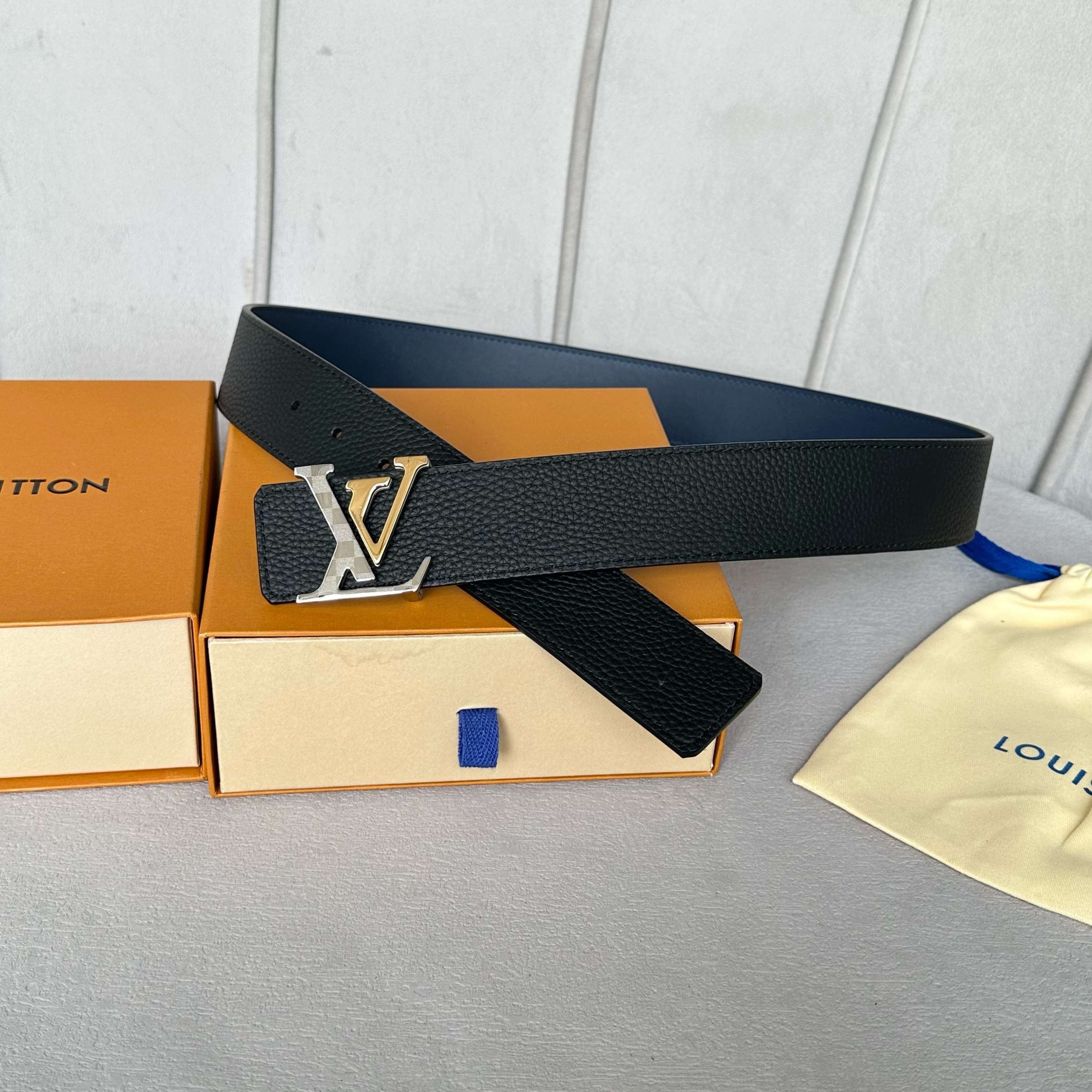 ルイ・ヴィトン原版包裝➕1.0 - 幅広40mmの新型字母搭扣付き