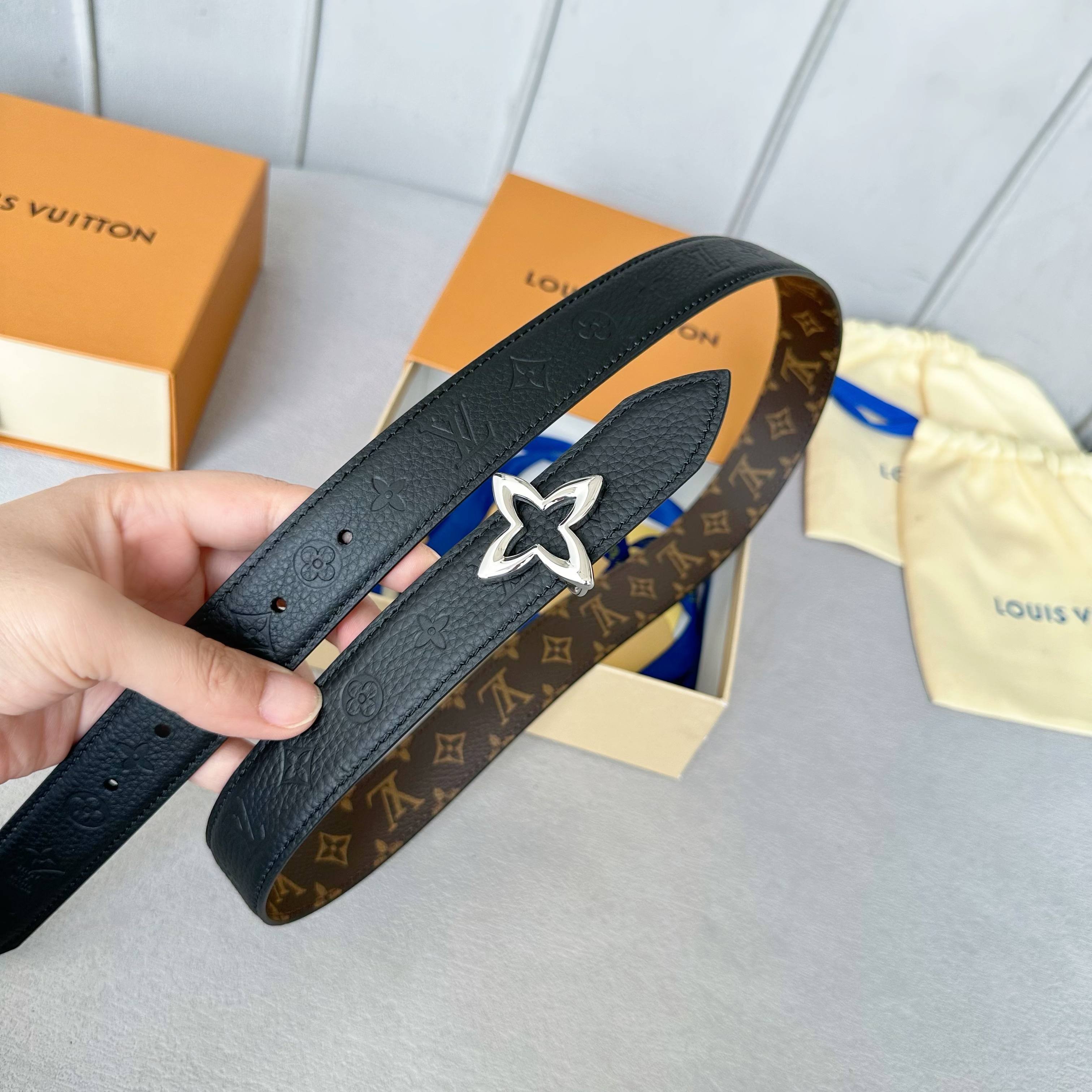 LOUIS VUITTON レディース原単腰帯 - クラシックデザイン＆ダブルサイド使用可能