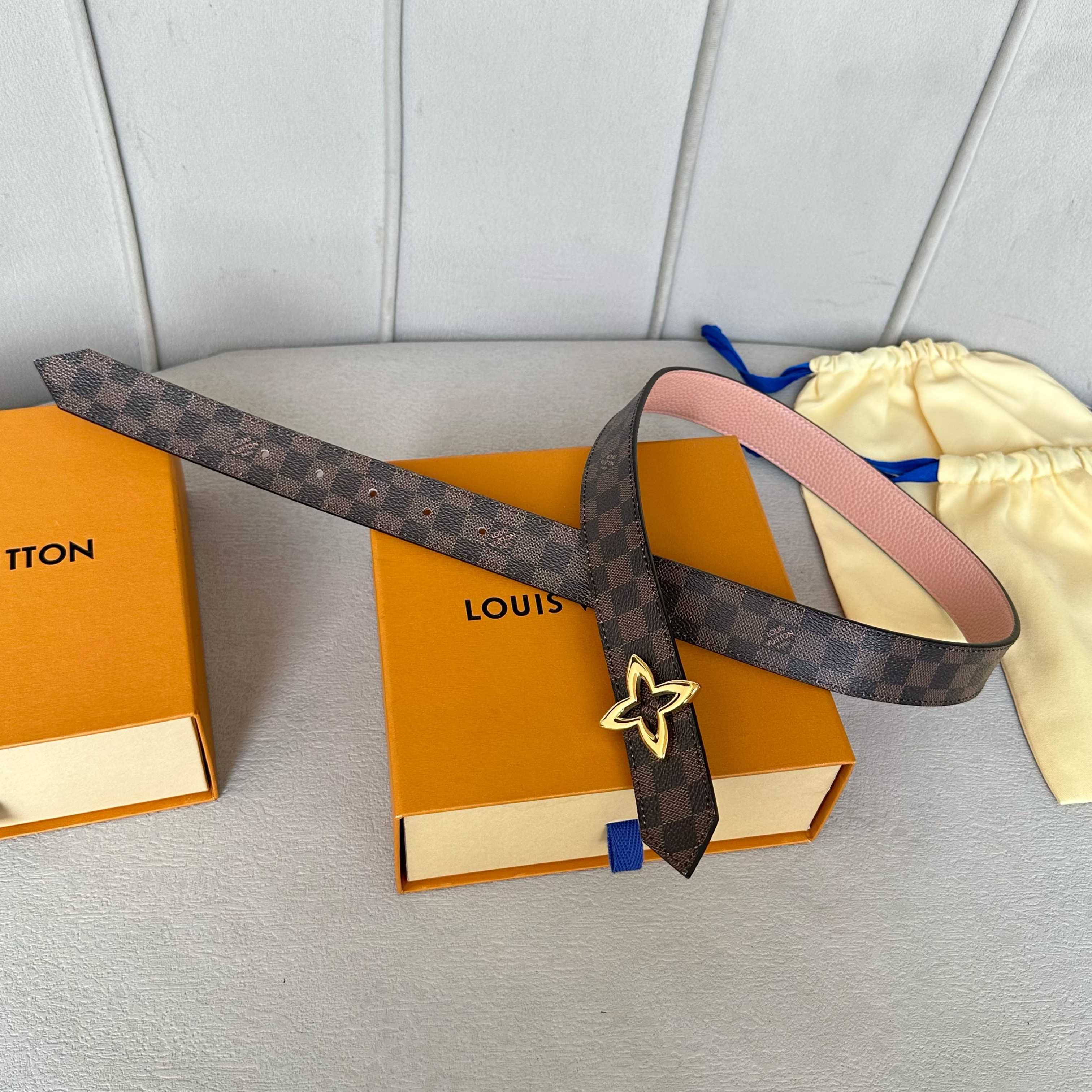 LVMH レディース原版包裝腰帶 - 双面デザインとクラシックな花柄