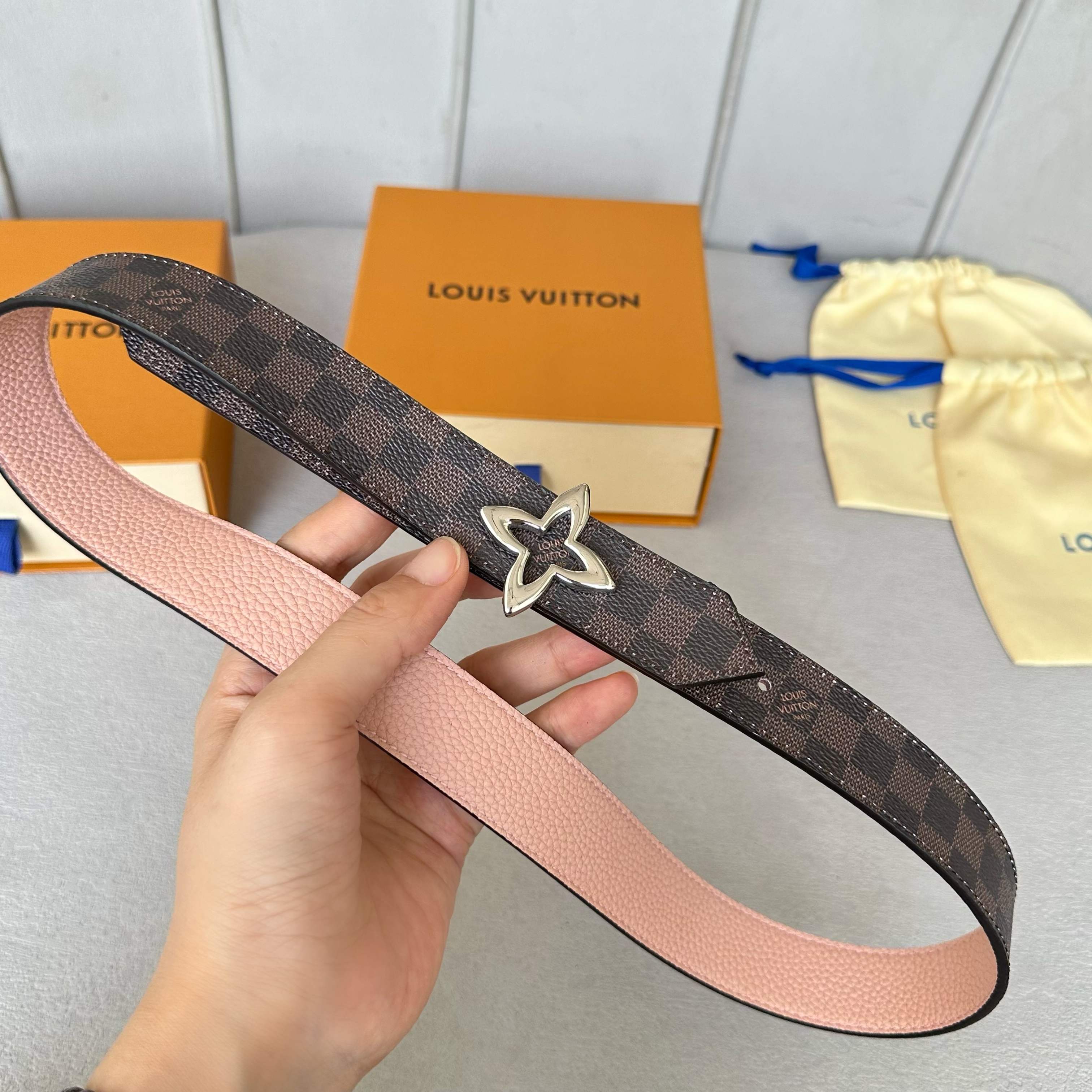 LOUIS VUITTON レディース原單腰帶 PVC面と牛皮のリバーシブルデザイン