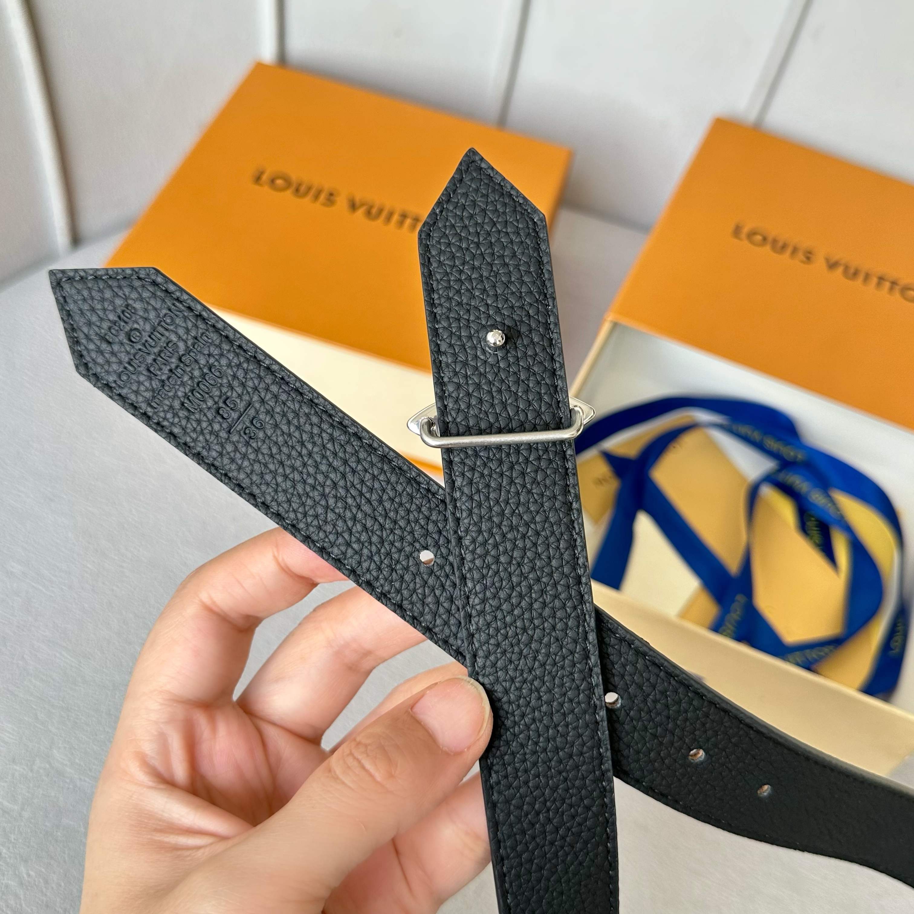 LouiS Vuitton レディース原単腰帯 30mm幅 両面使用可能