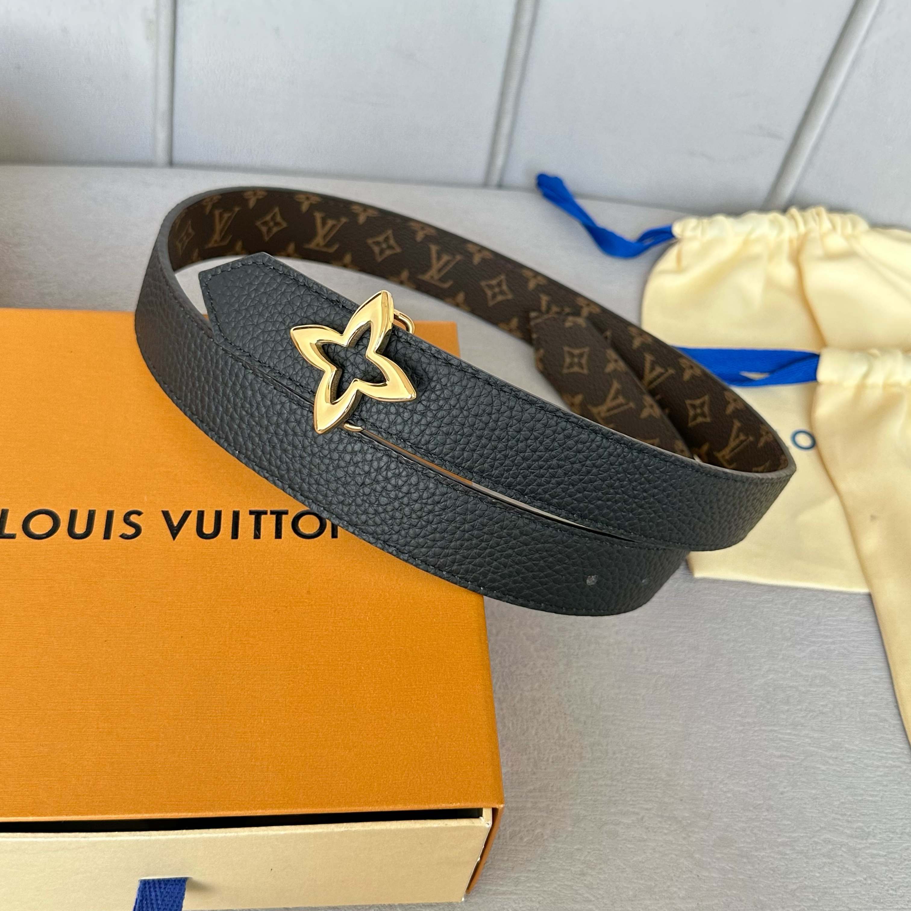 LOUIS VUITTON レディース原単腰帯 PVCと牛皮のリバーシブルデザイン