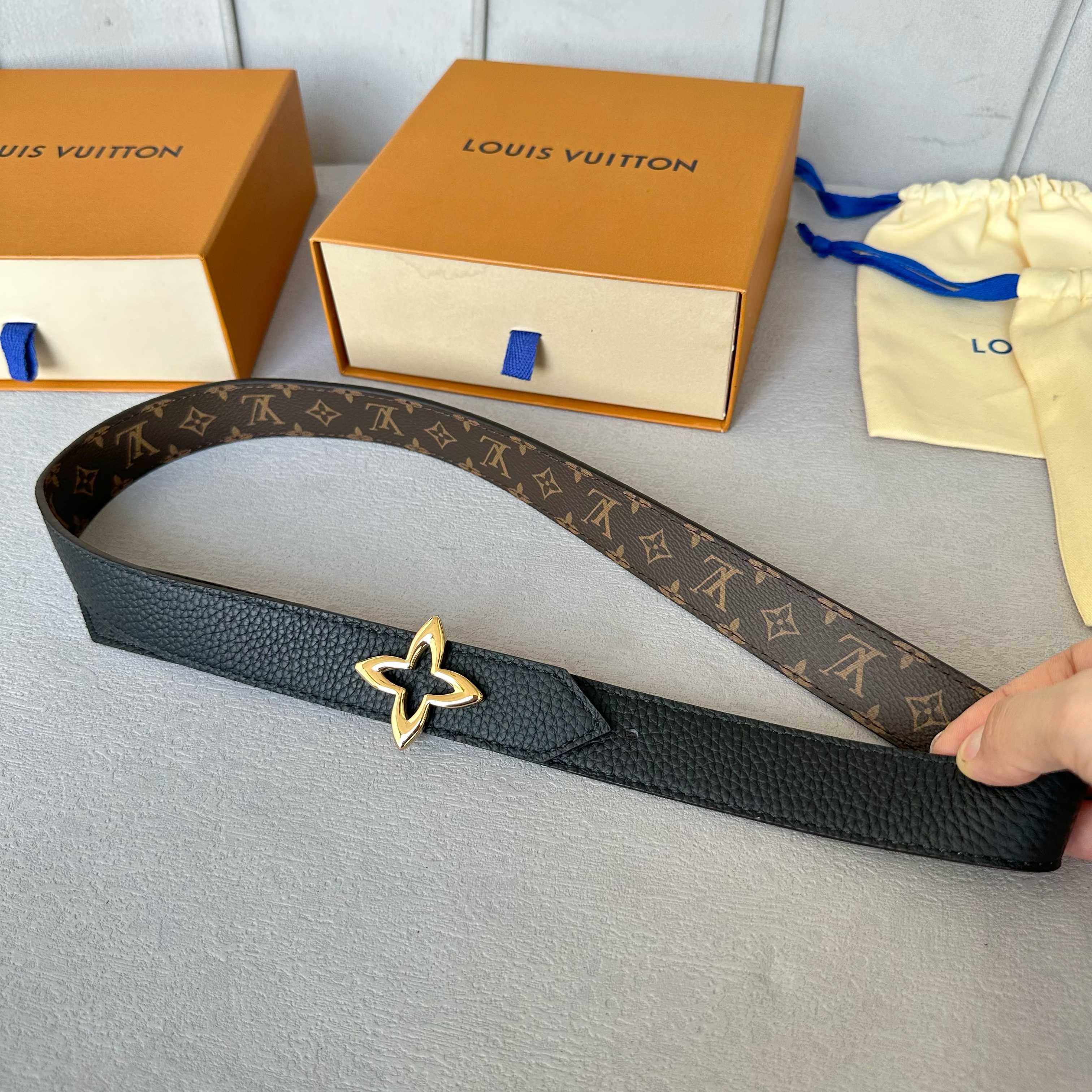 LOUIS VUITTON レディース原単腰帯 PVCと牛皮のリバーシブルデザイン