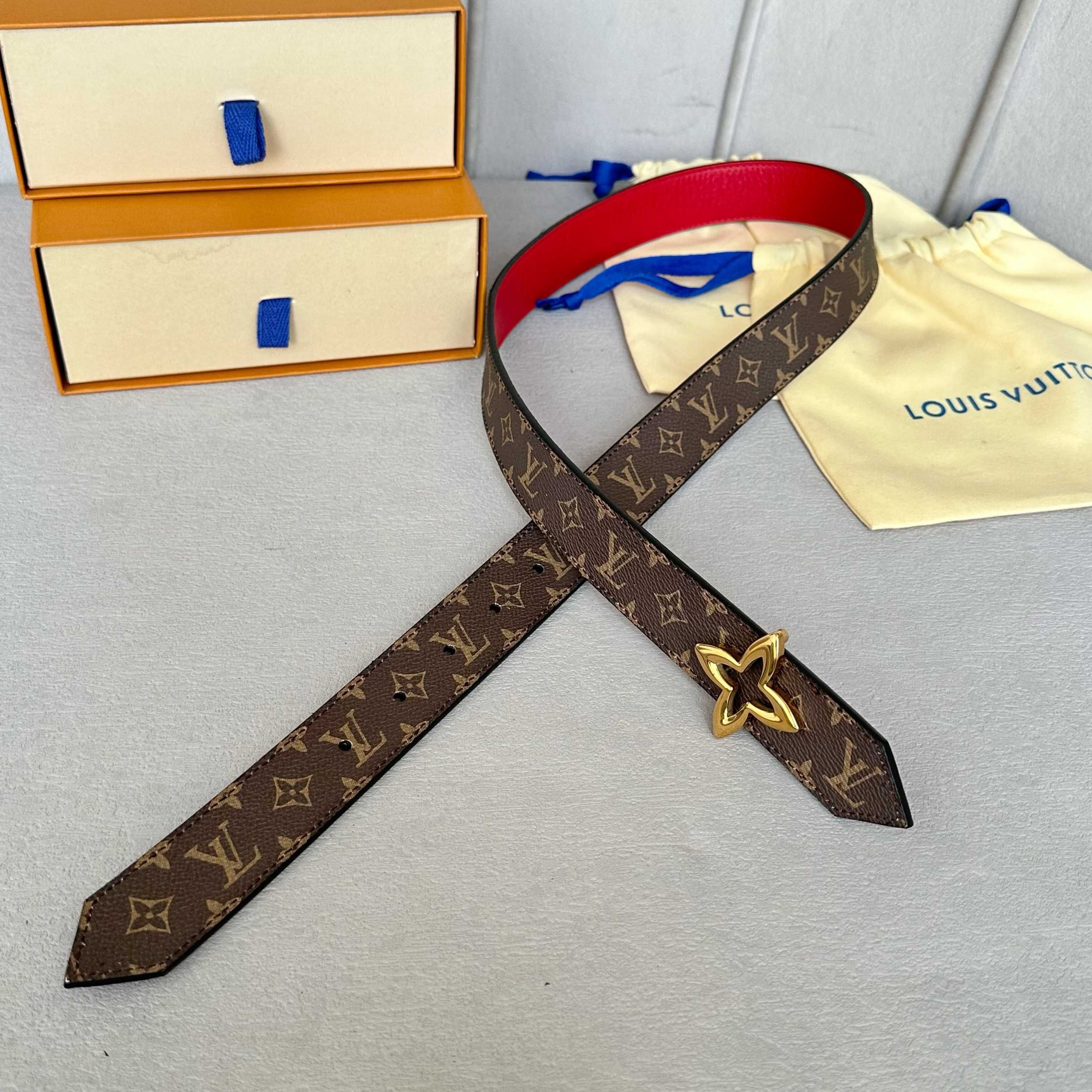 L0UIS VUITT0N レディース原単腰帯 幅30mm PVCと牛皮のコンビ