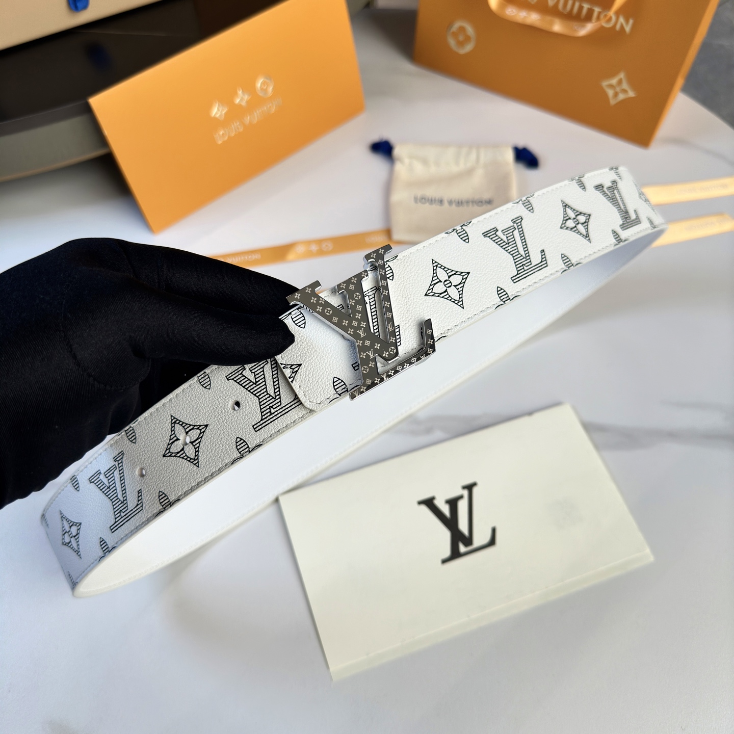 LOUIS VUITTON 原版包裝➕1.0 幅広40mmの最新モデル