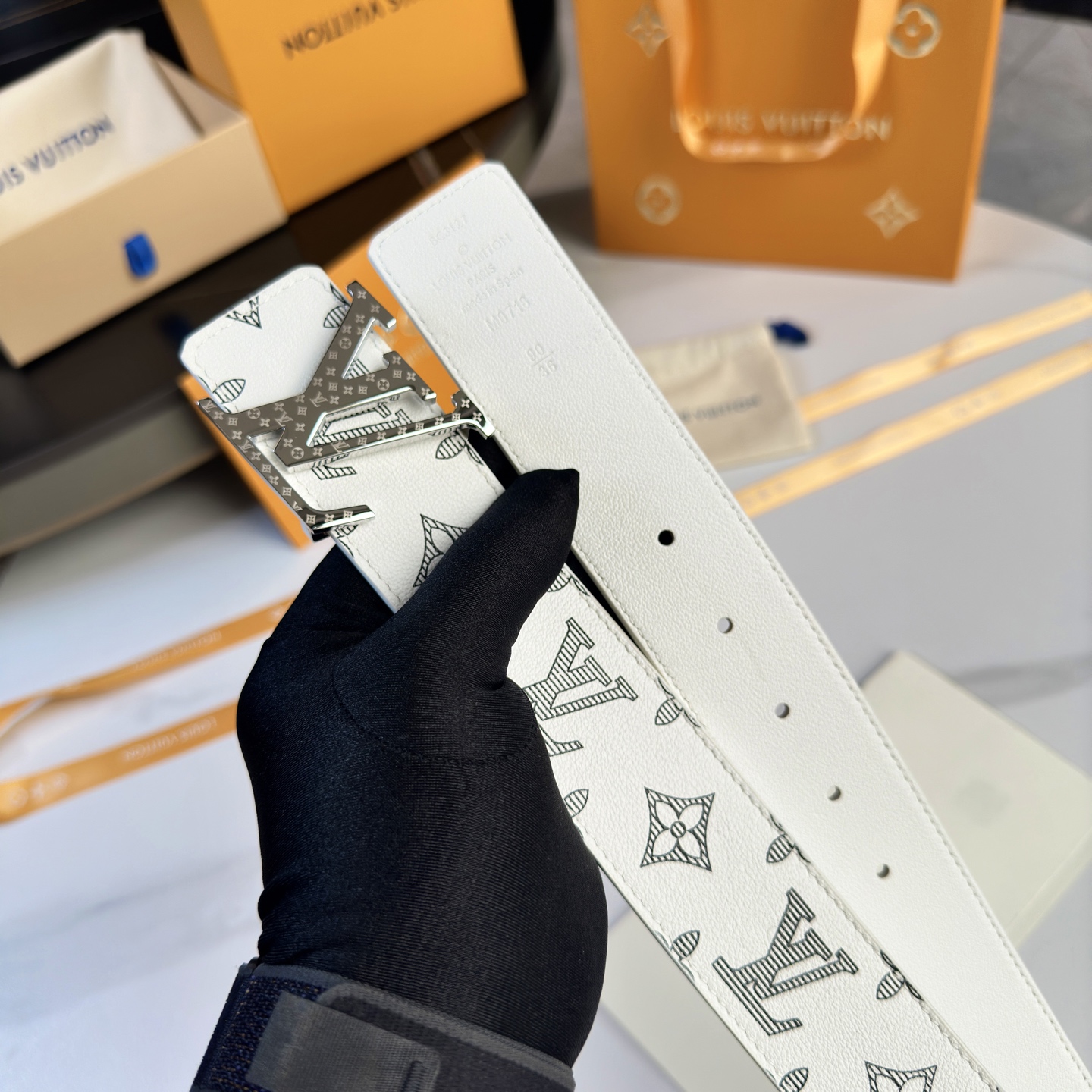 LOUIS VUITTON 原版包裝➕1.0 幅広40mmの最新モデル