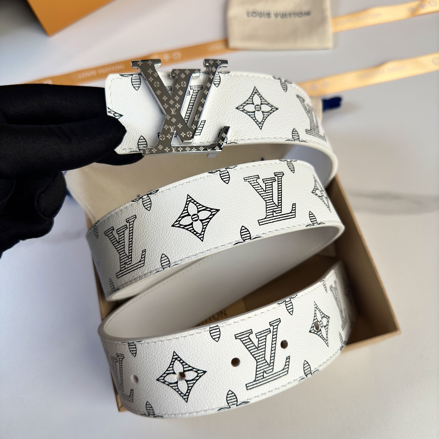 LOUIS VUITTON 原版包裝➕1.0 幅広40mmの最新モデル