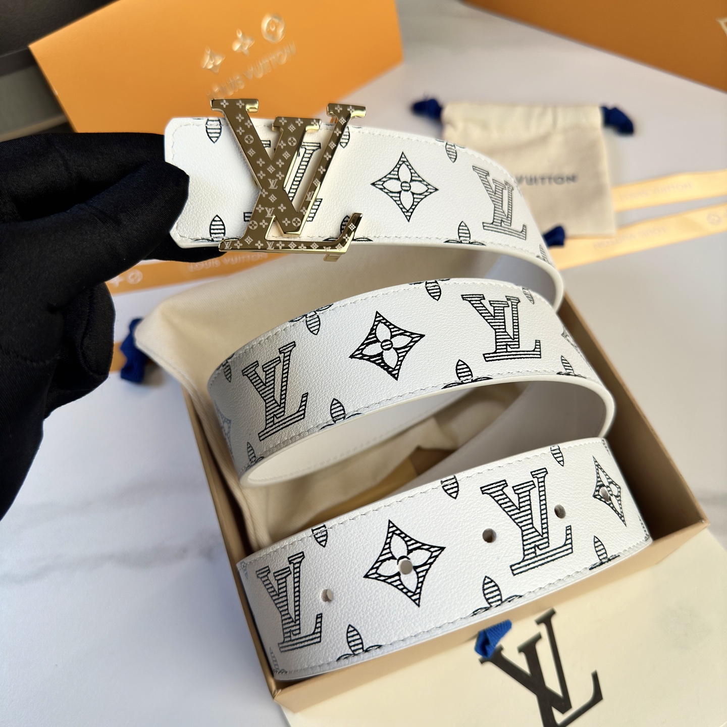 LOUIS VUITTON 原版包裝➕1.0 - 幅広のスタイリッシュベルト