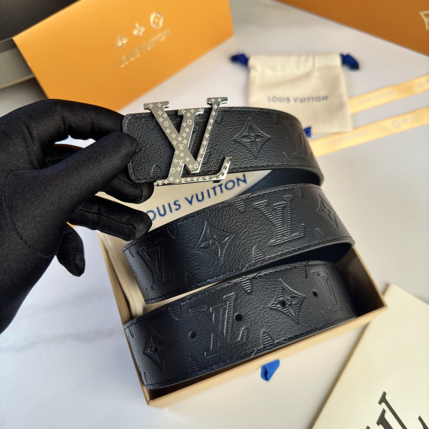 L Vuitton 原版包裝➕1.0 幅40mm 高級小牛皮搭扣