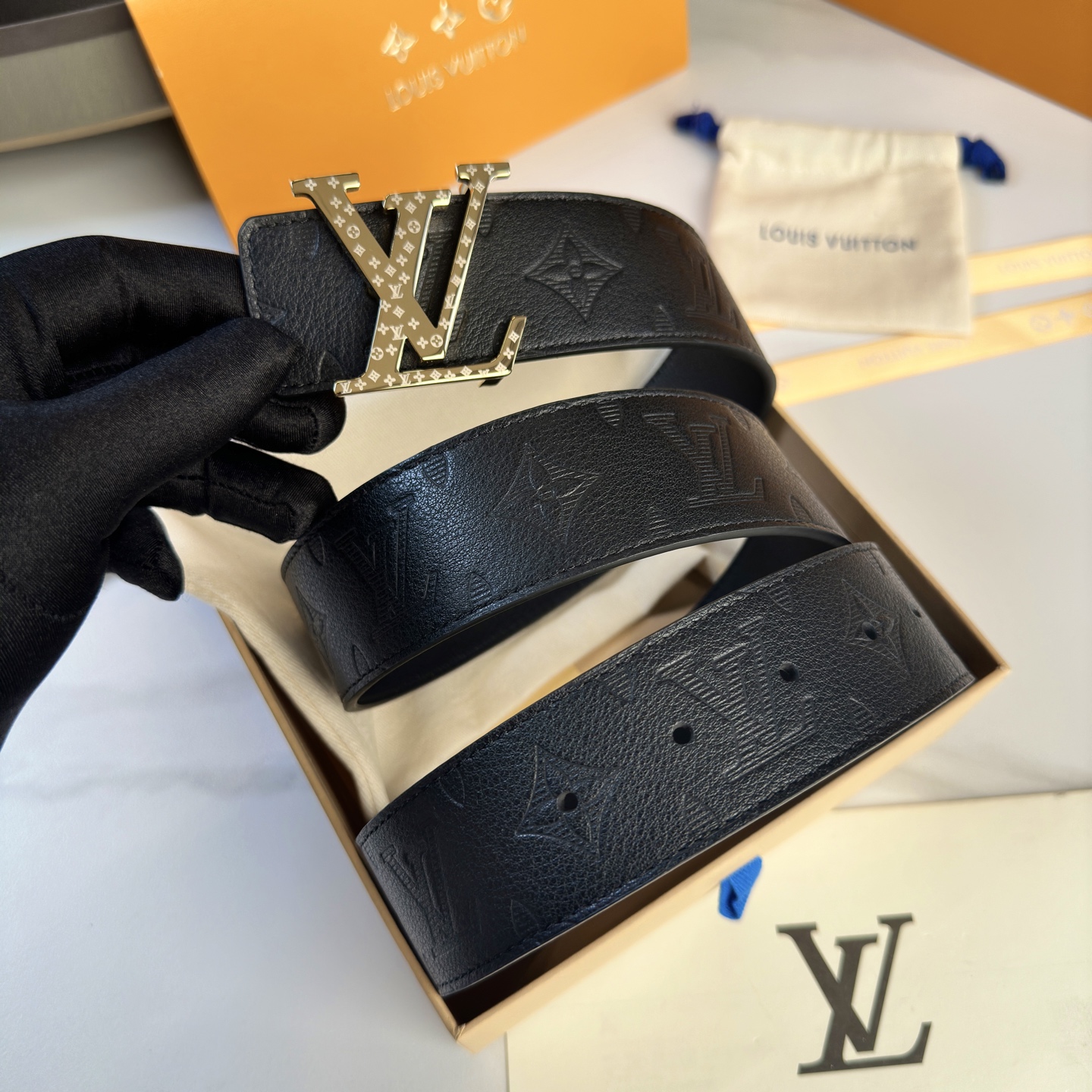 LOUIS VUITTON 原版包裝➕1.0 - 新型字母搭扣と小牛皮内襯