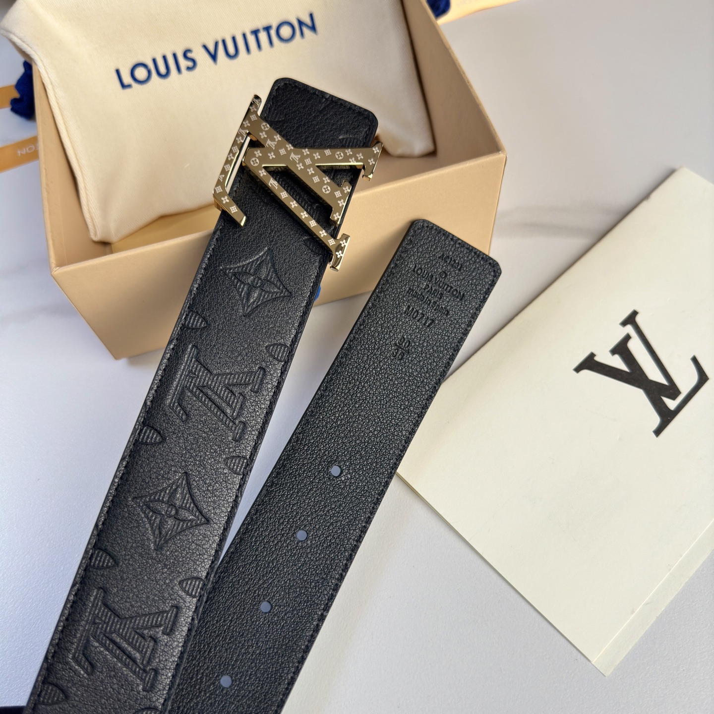 LOUIS VUITTON 原版包裝➕1.0 - 新型字母搭扣と小牛皮内襯