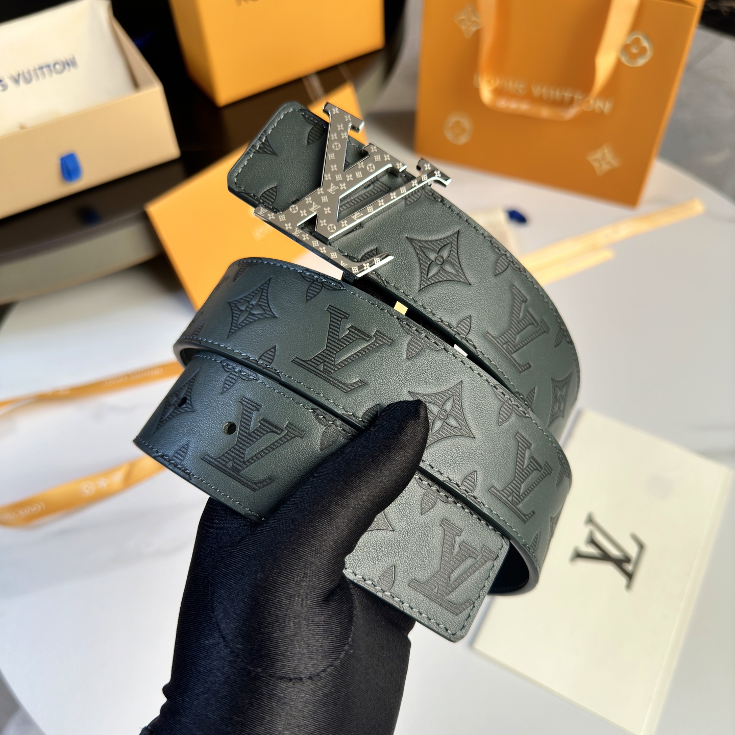 LOUIS VUITTON 原版包裝➕1.0 幅広の40mmデザイン