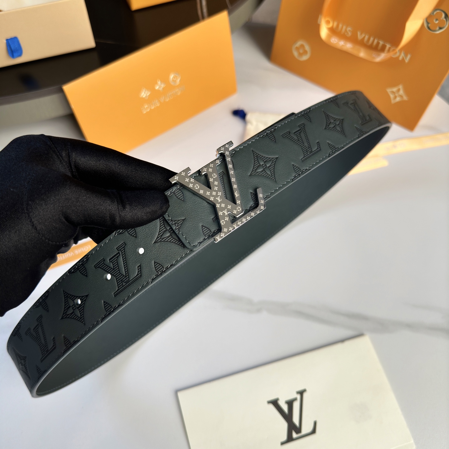 LOUIS VUITTON 原版包裝➕1.0 幅広の40mmデザイン