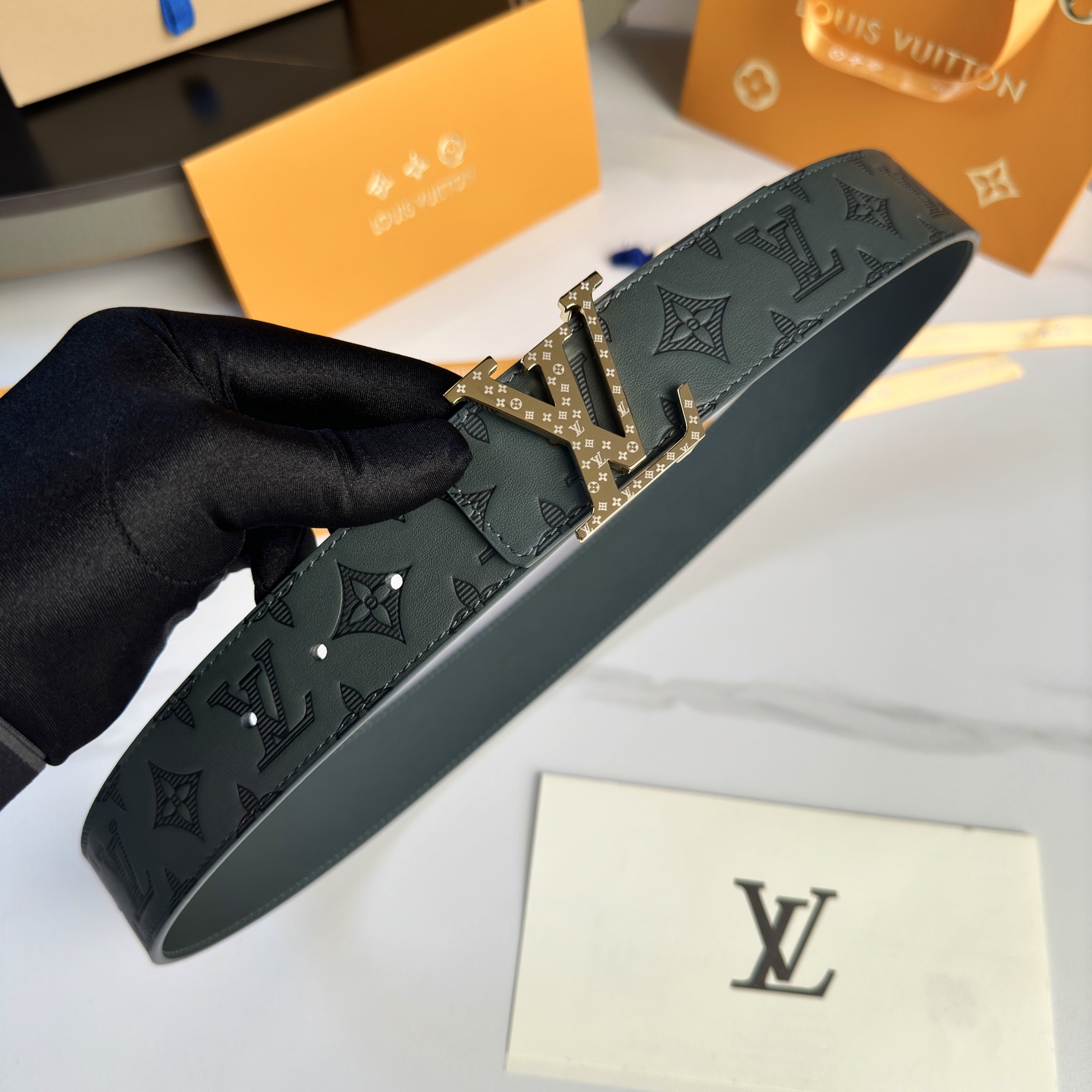 LVMH ルイ・ヴィトン 最新版 40mm幅 ベルト