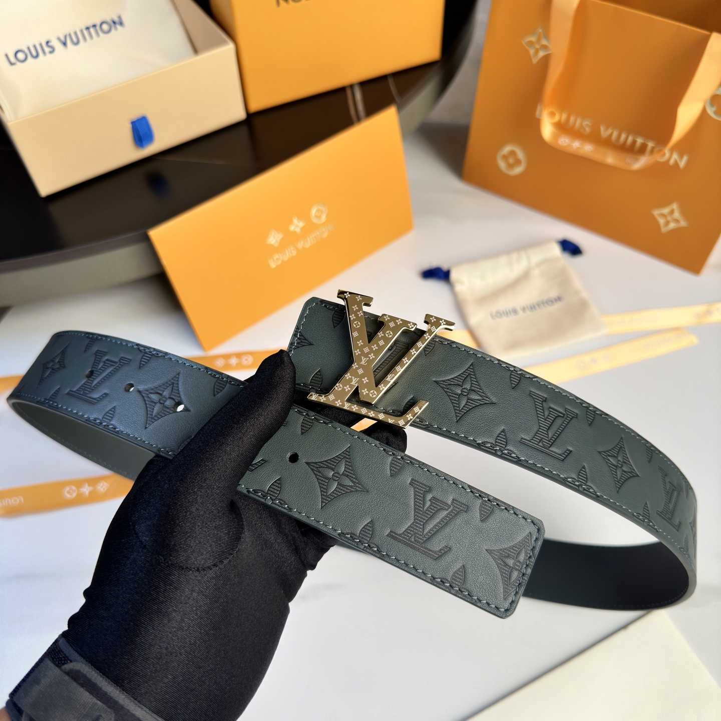 LVMH ルイ・ヴィトン 最新版 40mm幅 ベルト