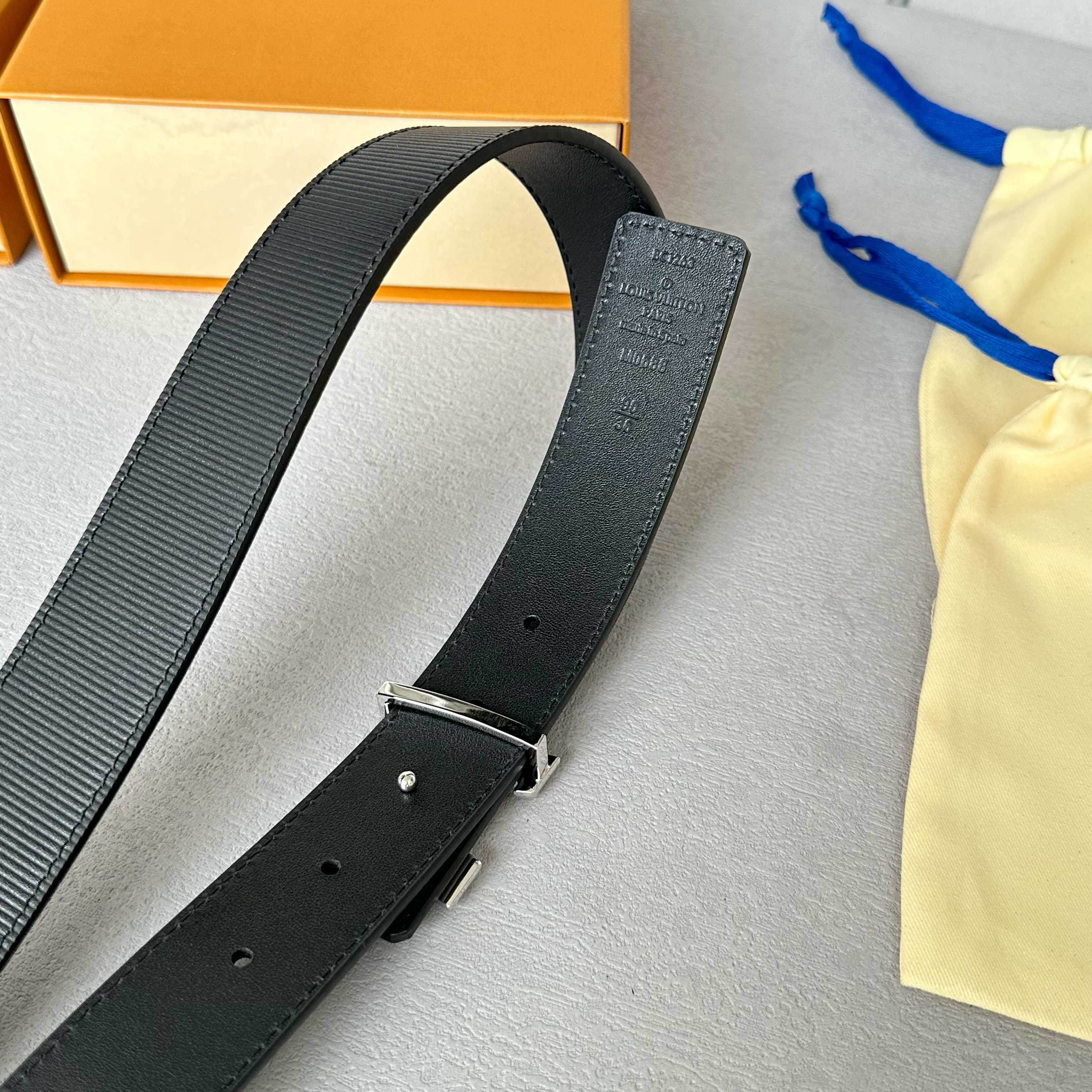 L0UIS VUITT0N 驢家原單腰帶 - 両面使用可能な35mm幅のスタイリッシュなベルト