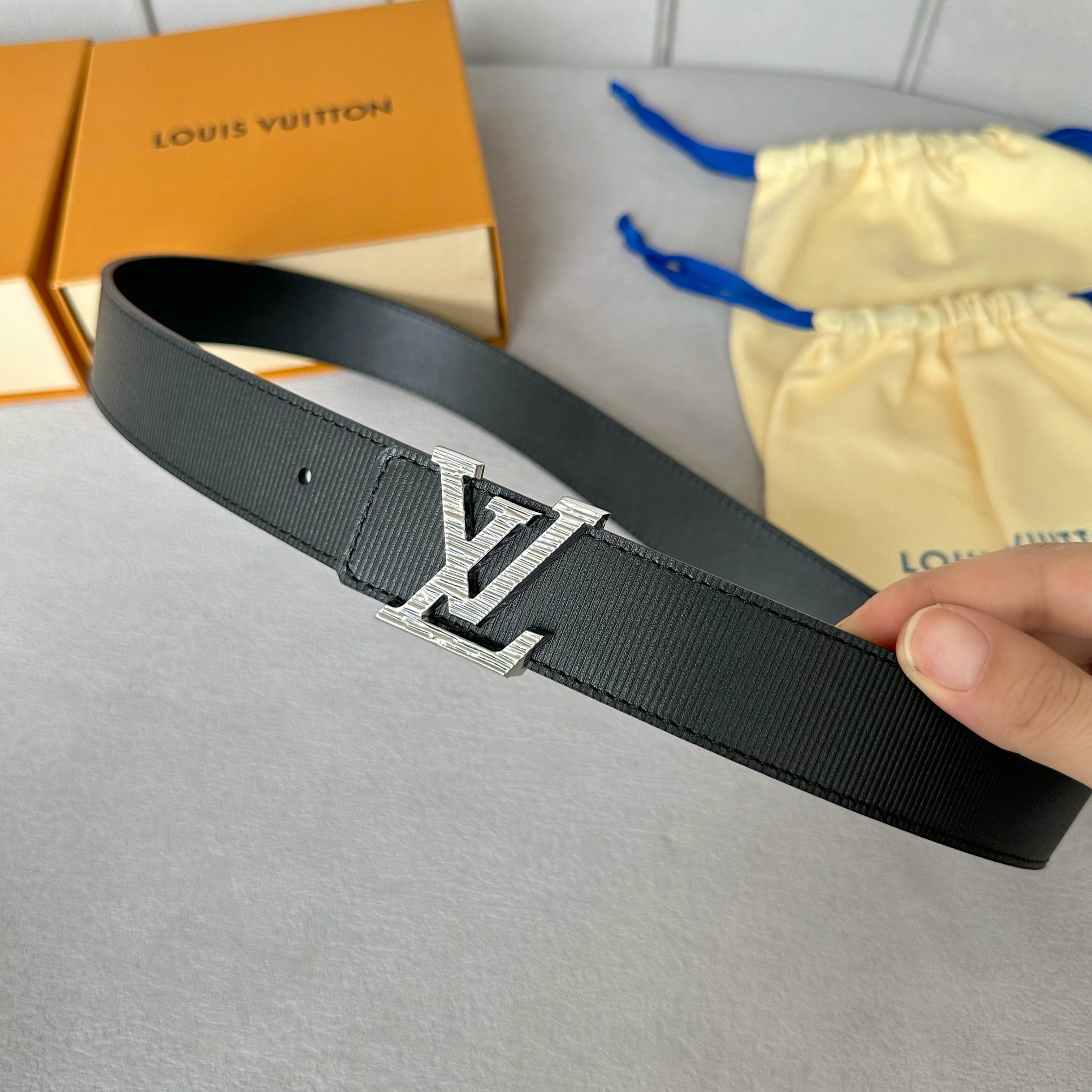L0UIS VUITT0N 驢家原單腰帶 - 両面使用可能な35mm幅のスタイリッシュなベルト