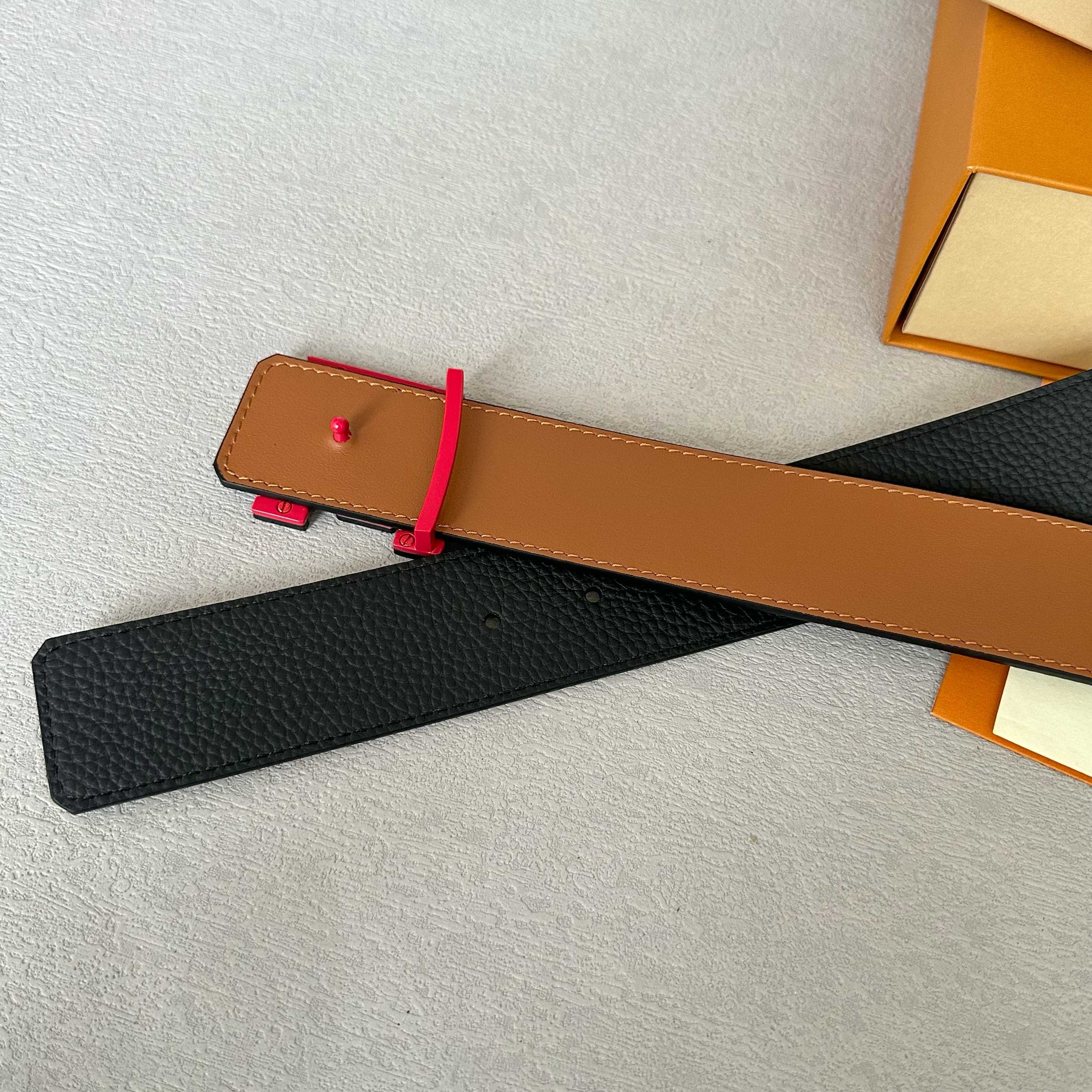 L0UIS VUITT0N 原版包裝➕1.0 - 高級レザーと新型字母搭扣