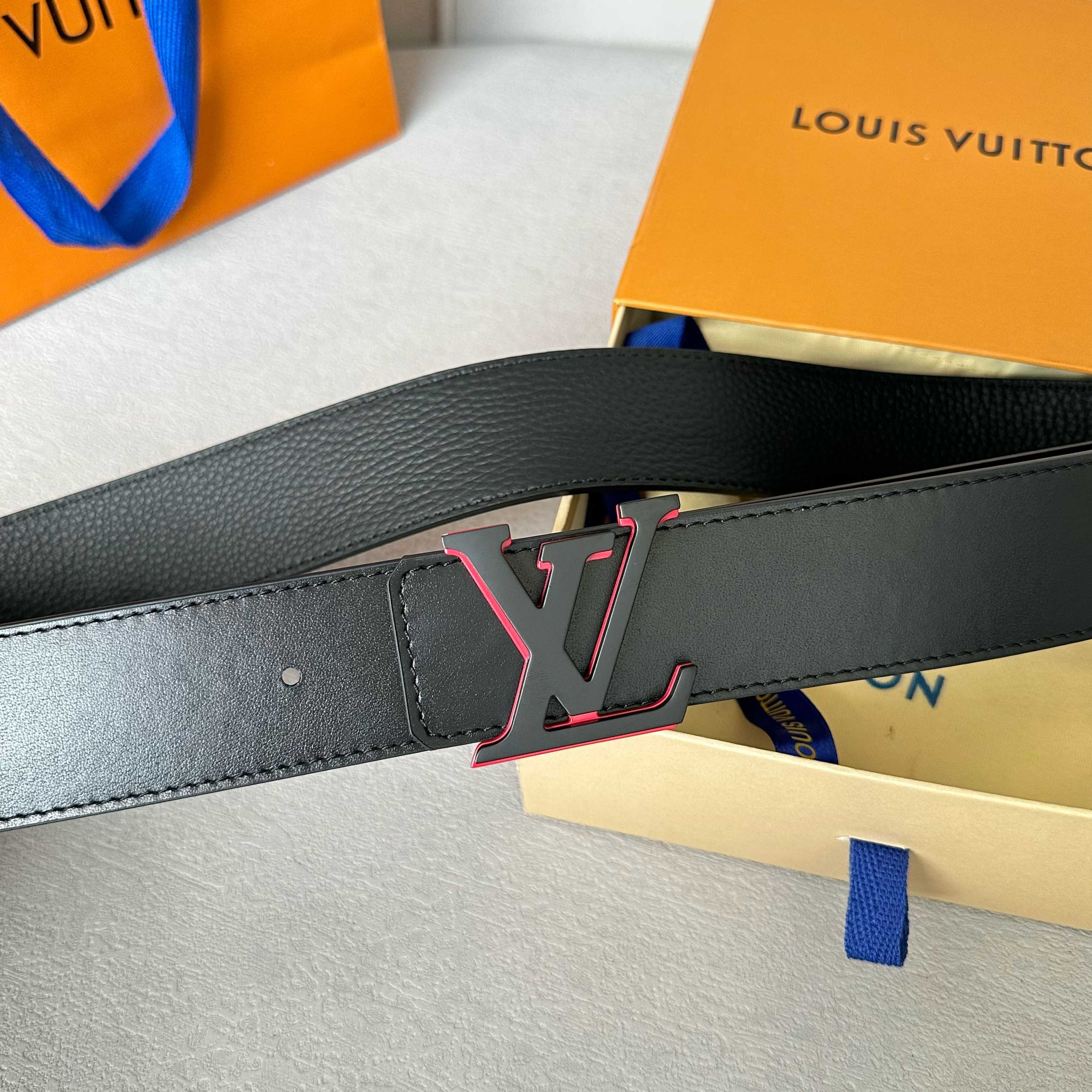 L0UIS VUITT0N 原版包裝➕1.0 - 最新型字母搭扣と柔らかい小牛皮底