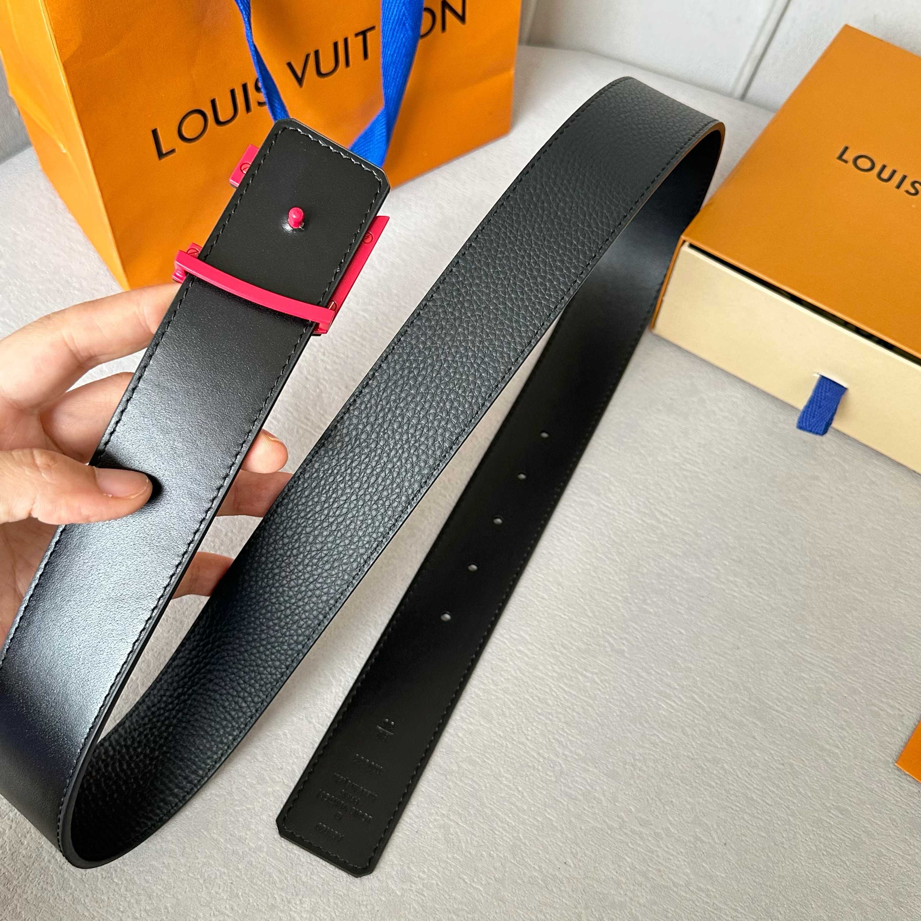 L0UIS VUITT0N 原版包裝➕1.0 - 最新型字母搭扣と柔らかい小牛皮底